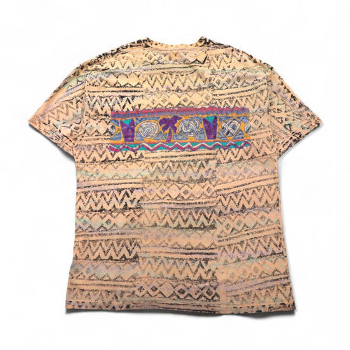 T-shirt vintage anni '90, made in USA, marca Yaga Rugz', cuciture singole, taglia 2XL, colore rosa, stampa all-over con motivo nativo