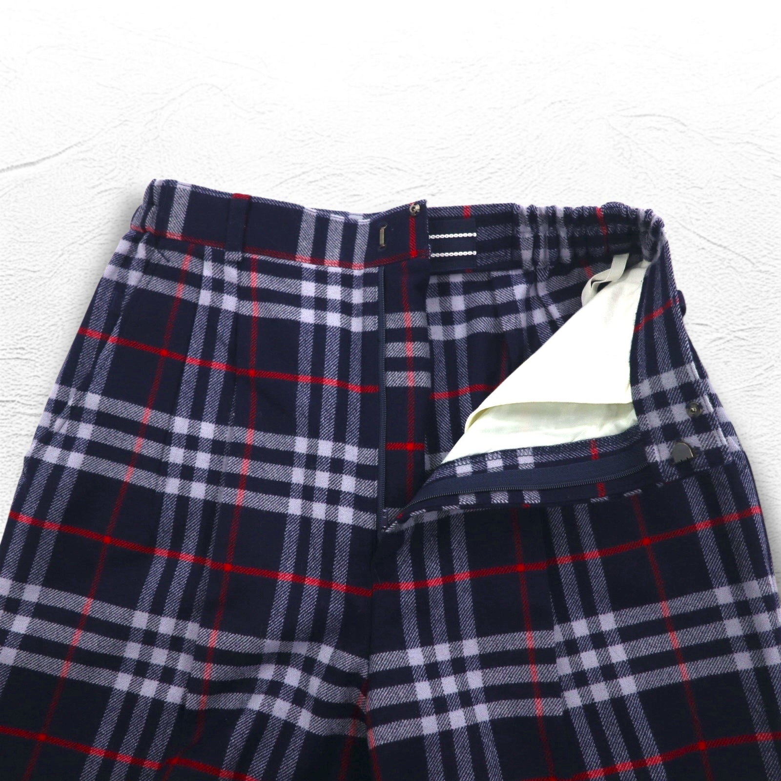 Burberrys Pantaloni facili con pieghe Nova Check M blu scuro in lana, Made in Japan