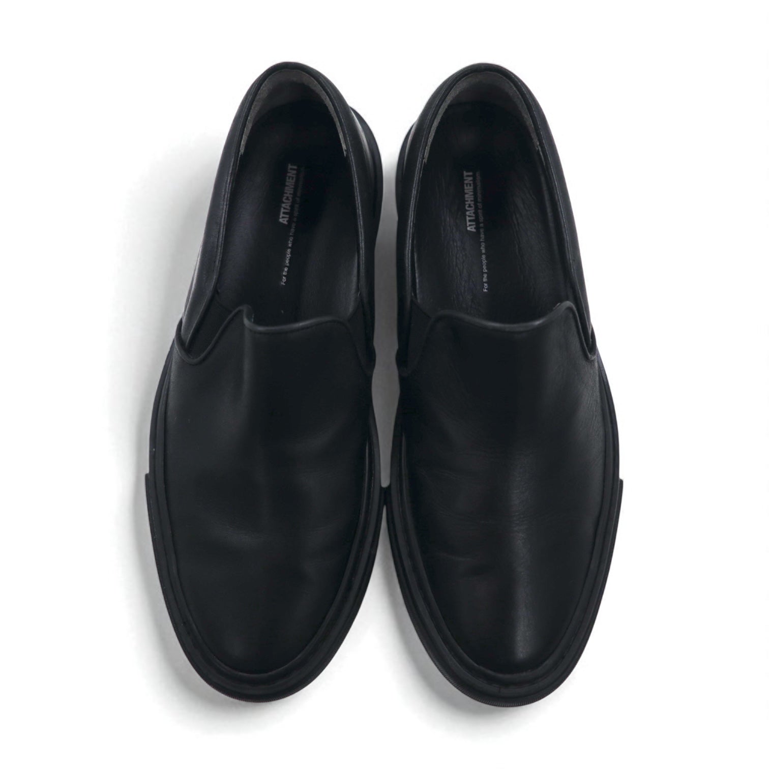 ATTACHMENT カーフレザー スリッポン スニーカー COW LEATHER SLIP-ON SNEAKERS 27-27.5cm ブラック 牛革