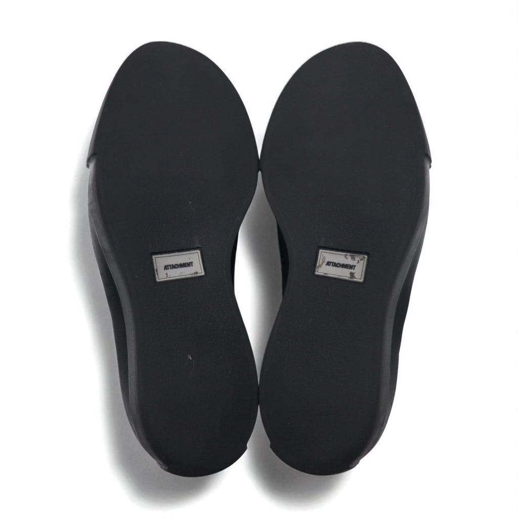 ATTACHMENT カーフレザー スリッポン スニーカー COW LEATHER SLIP-ON SNEAKERS 27-27.5cm ブラック 牛革