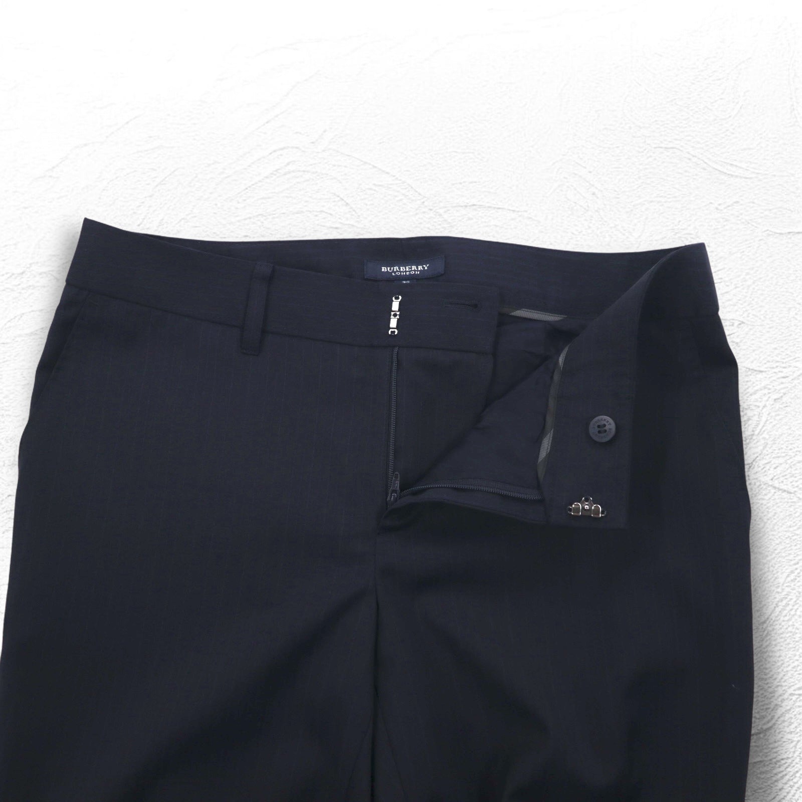 BURBERRY Pantaloni a sigaretta M Blu navy Gessato Lana Fabbricato in Giappone