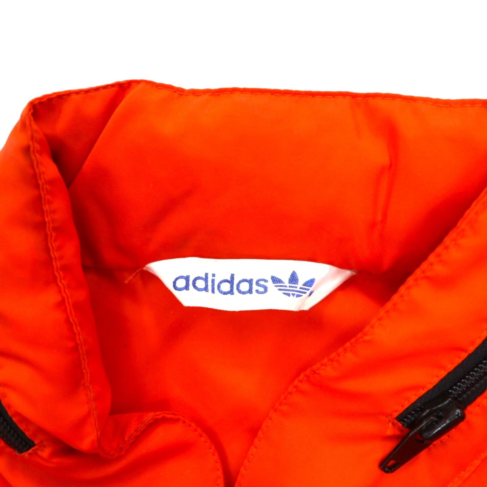 adidas Anni '90, giacca in nylon Descente, taglia M, arancione, logo trifoglio ricamato, cappuccio a scomparsa