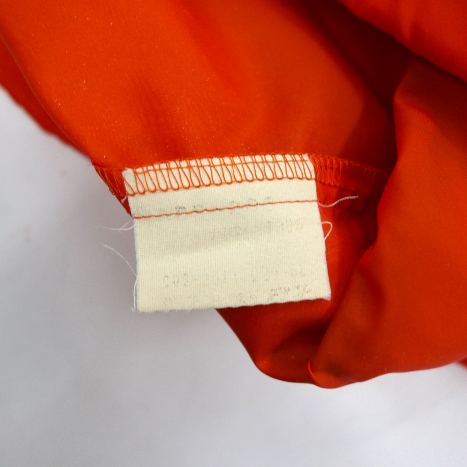 adidas Anni '90, giacca in nylon Descente, taglia M, arancione, logo trifoglio ricamato, cappuccio a scomparsa