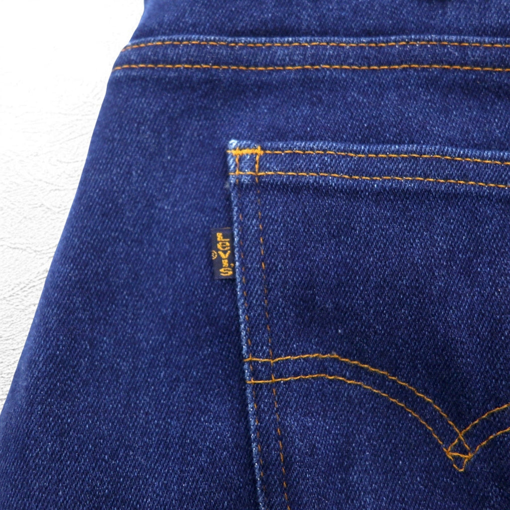 Levi's Anni '90 USA ACTION JEANS Pantaloni in denim elasticizzato L Indaco Blu Chiusura a zip Etichetta nera 40547-2317