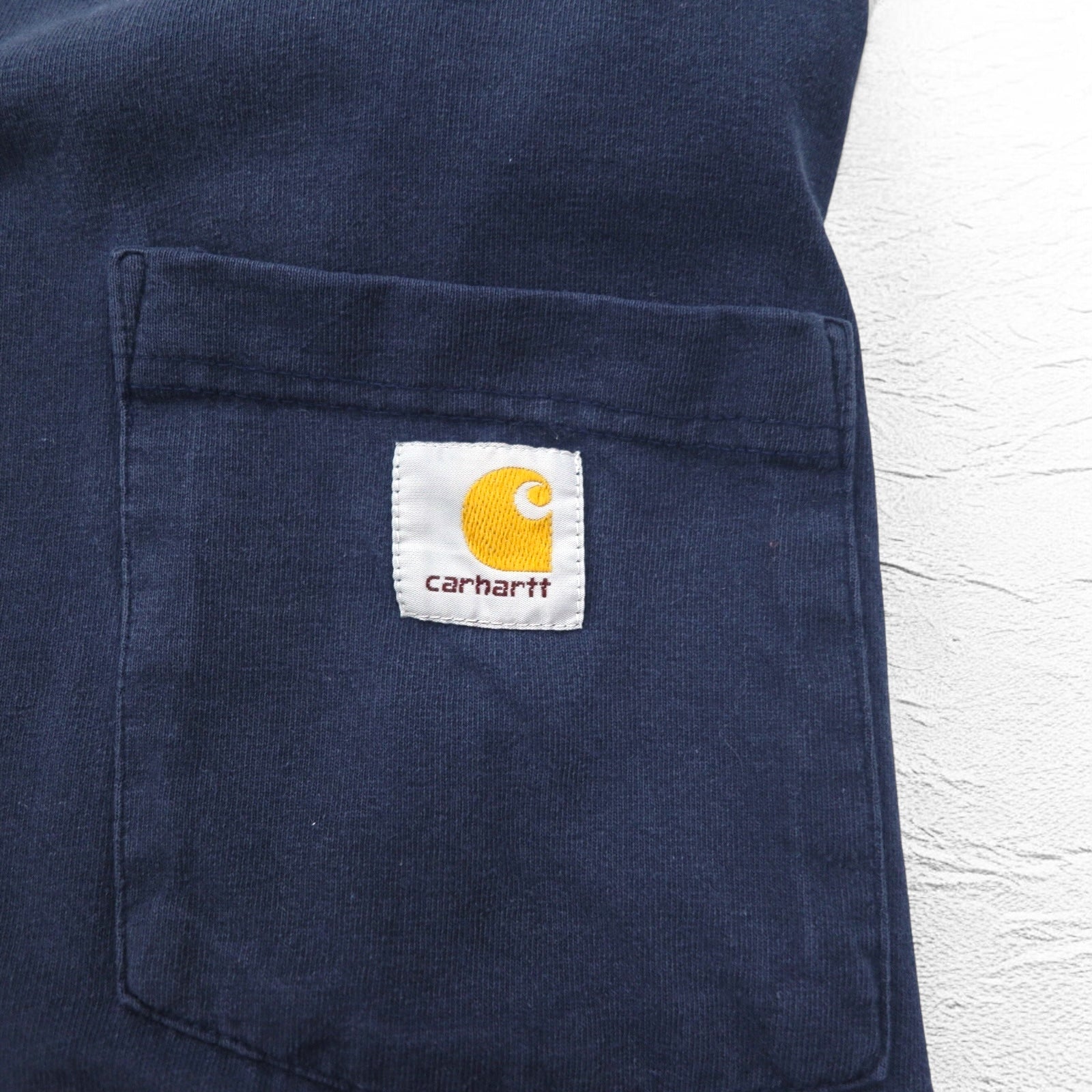 carhartt T-shirt a maniche lunghe, taglia L, blu navy, con taschino, prodotto in Honduras