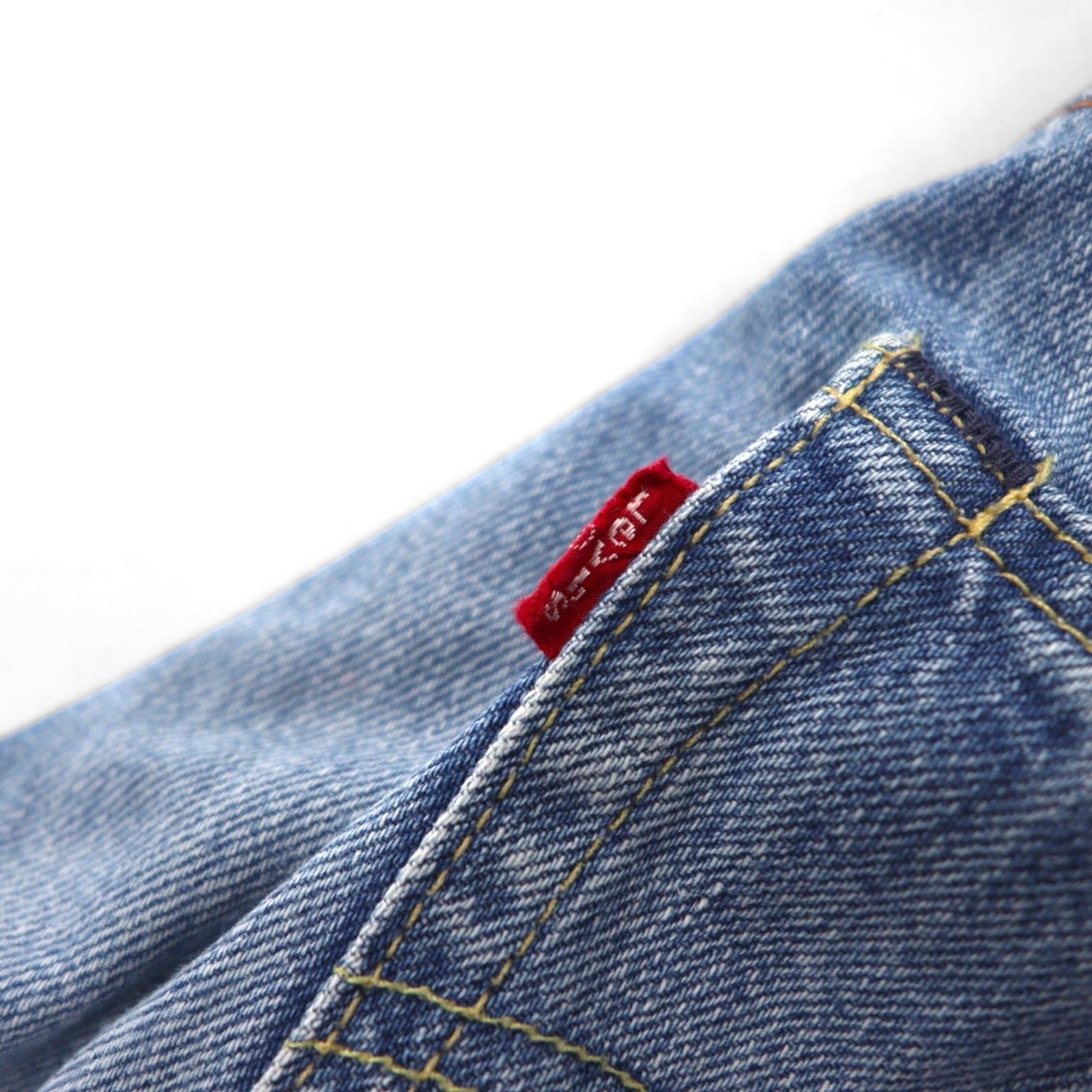 Levi's 503 Pantaloncini in denim, shorts a mezza gamba, taglia M, indaco blu, toppa in pelle, chiusura con cerniera, 503-0035