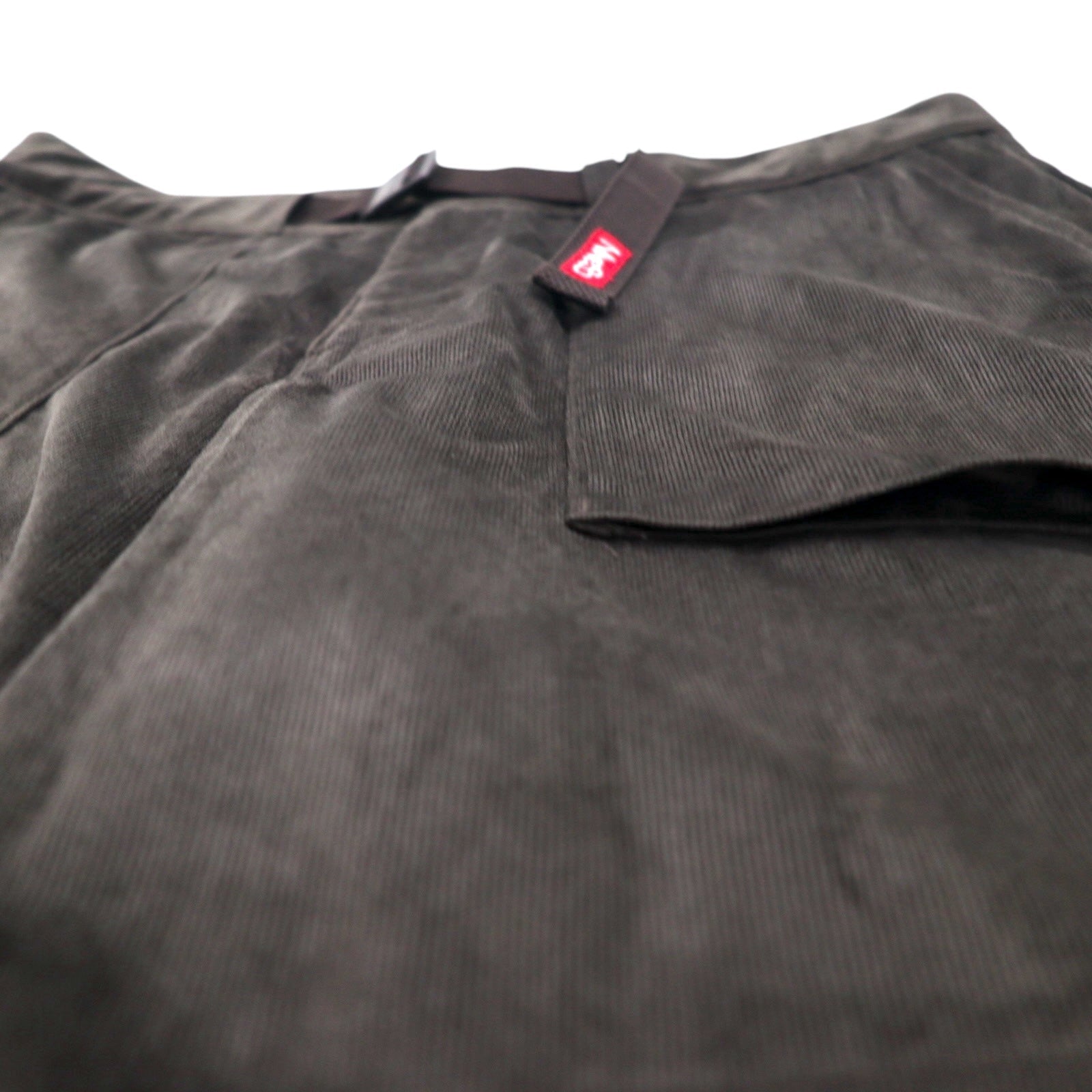 NIKE SB Pantaloncini con Cintura in Velluto a Coste Velvet Corduroy Belted Shorts XL Marrone AA1075-220