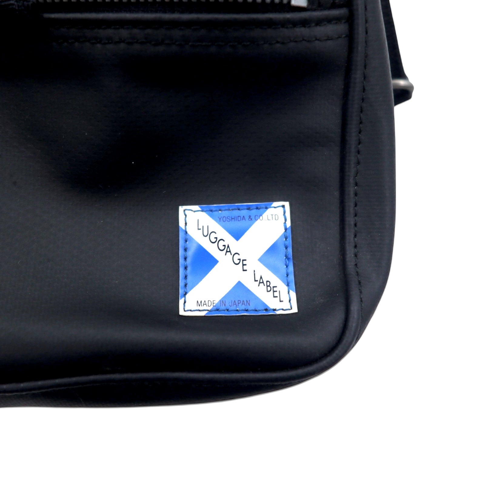 LUGGAGE LABEL (Yoshida Kaban) Borsa a tracolla New Liner Nera PVC Cerniera perimetrale NEW LINER Etichetta blu Fatto in Giappone