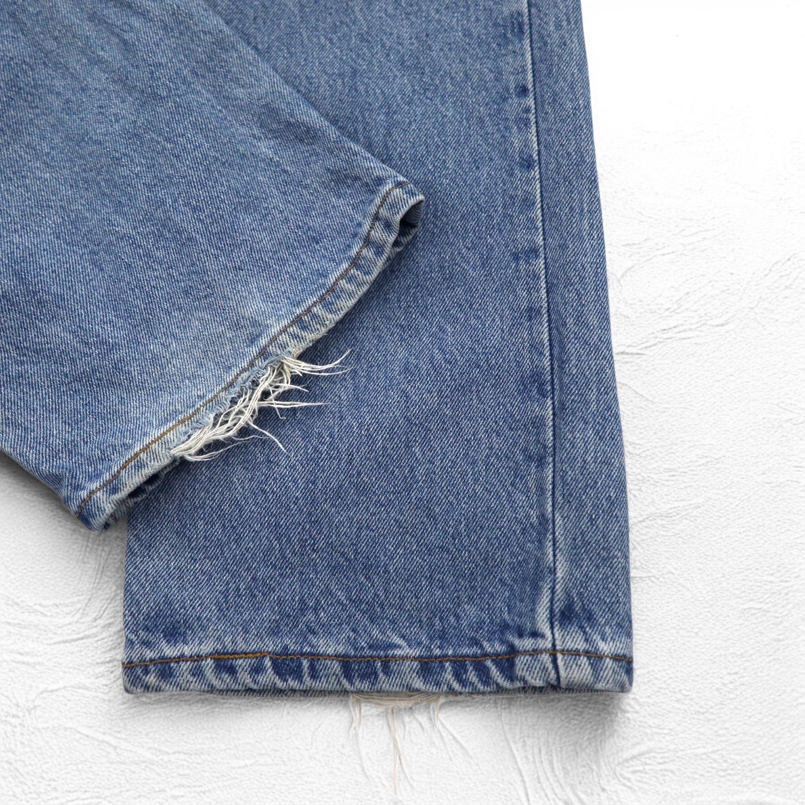 Levi's anni 2000 505 REGULAR FIT STRAIGHT LEG Jeans Affusolati Blu Indigo con Cerniera 505-4891 Made in El Salvador