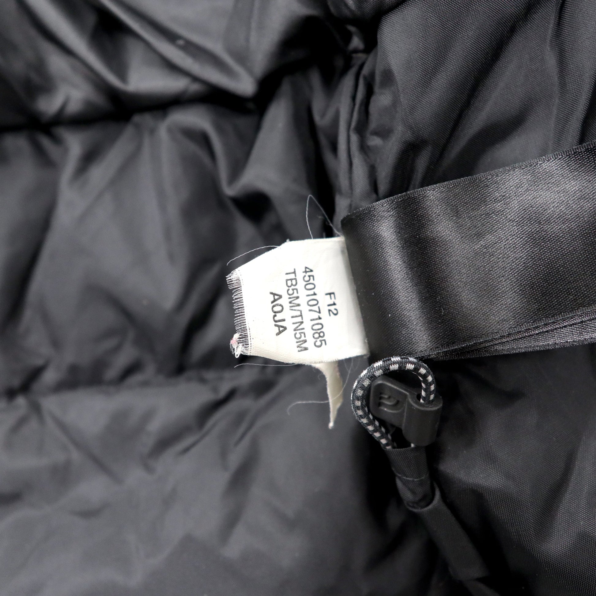 THE NORTH FACE Giacca a vento taglia M, colore nero, in nylon 550 HYVENT, impermeabile, collo alto, cappuccio removibile