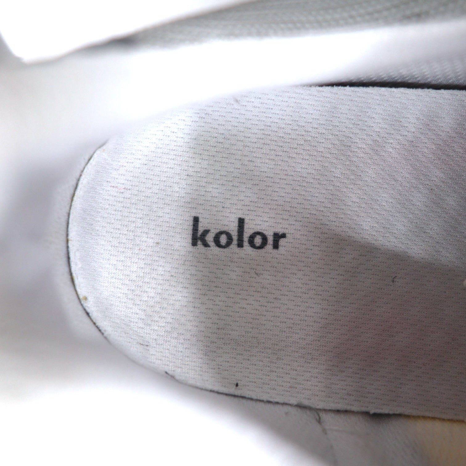 Kolor sneakers rielaborate, ricostruite, "crazy" 28.5cm bianche in camoscio 21WCM-A01501