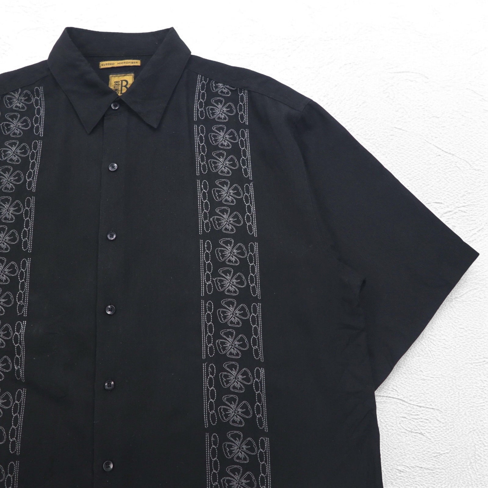 Camicia Bruno a maniche lunghe oversize con ricamo Sashiko, modello "Cubana" (camicia guayabera) taglia XL, colore nero, in poliestere effetto camoscio.