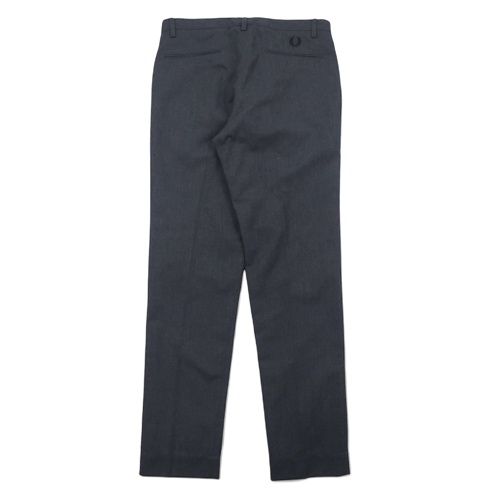 FRED PERRY Pantaloni affusolati a pieghe centrali 30 grigi in cotone PEG LEG TROUSER T3815 Prodotto in Portogallo