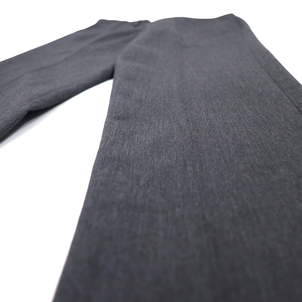 FRED PERRY Pantaloni affusolati a pieghe centrali 30 grigi in cotone PEG LEG TROUSER T3815 Prodotto in Portogallo