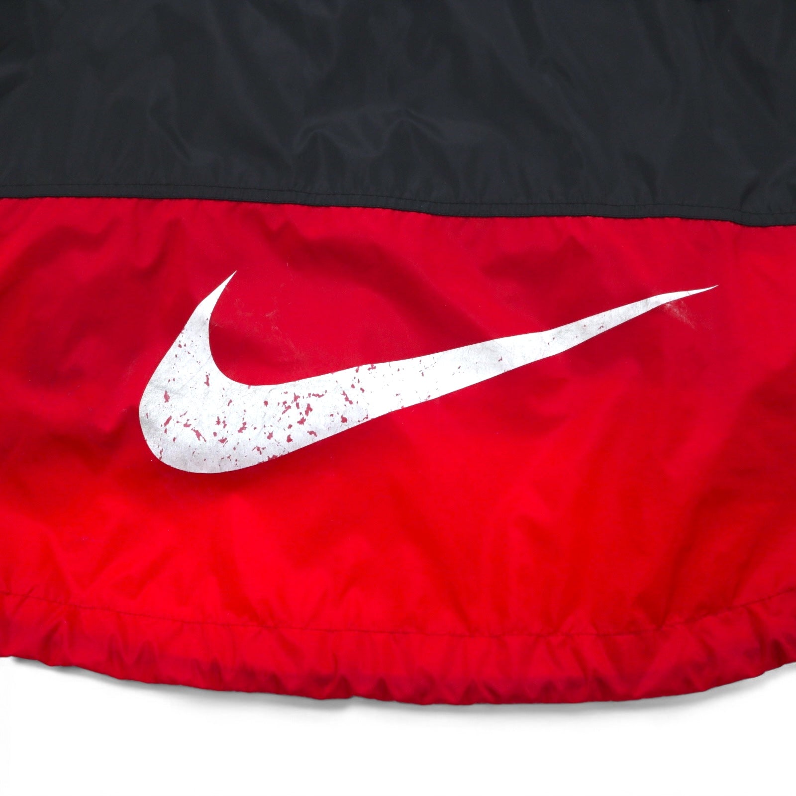 NIKE anni '90, etichetta argento, giacca in nylon, tuta, taglia S, nero, rosso, fishtail, coulisse.