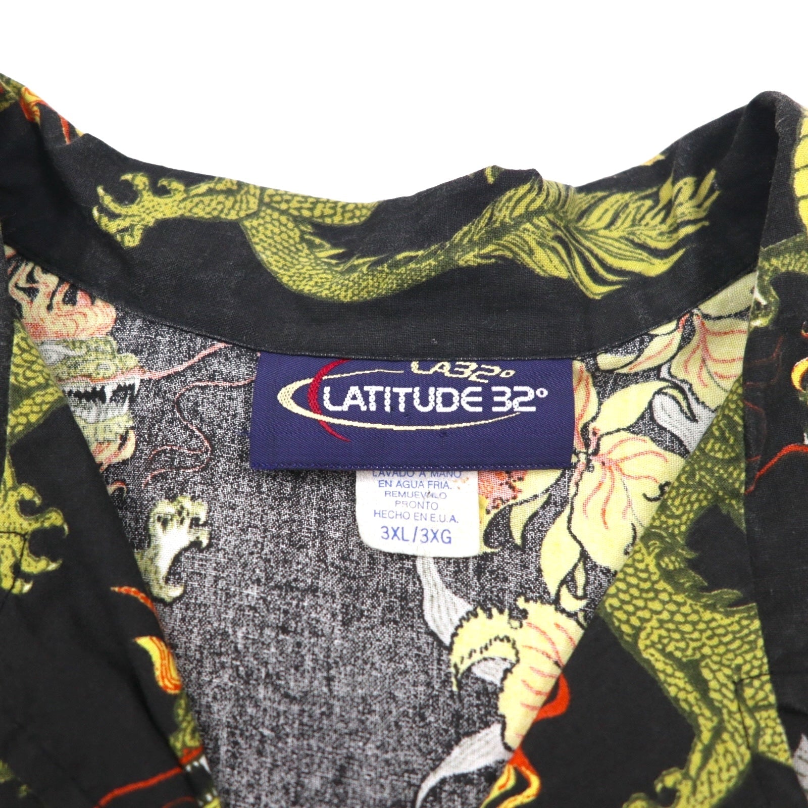 Camicia Aloha LATITUDE 32, anni '90, Made in USA, con colletto aperto, taglia 3XL, oversize, motivo intero, draghi e ibisco, colore nero.