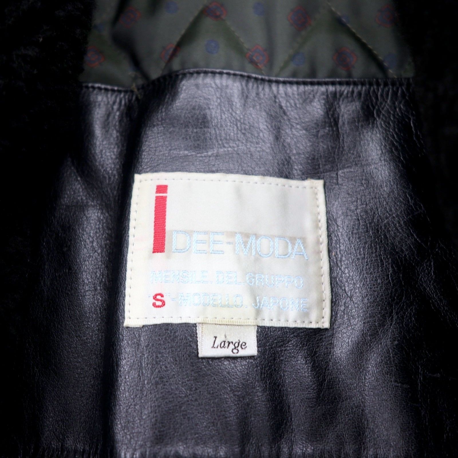 iDEE-MODA Cappotto in pelle a doppio petto, taglia L, nero, in pelle bovina con interno foderato in pelliccia e fantasia paisley, prodotto in Giappone.
