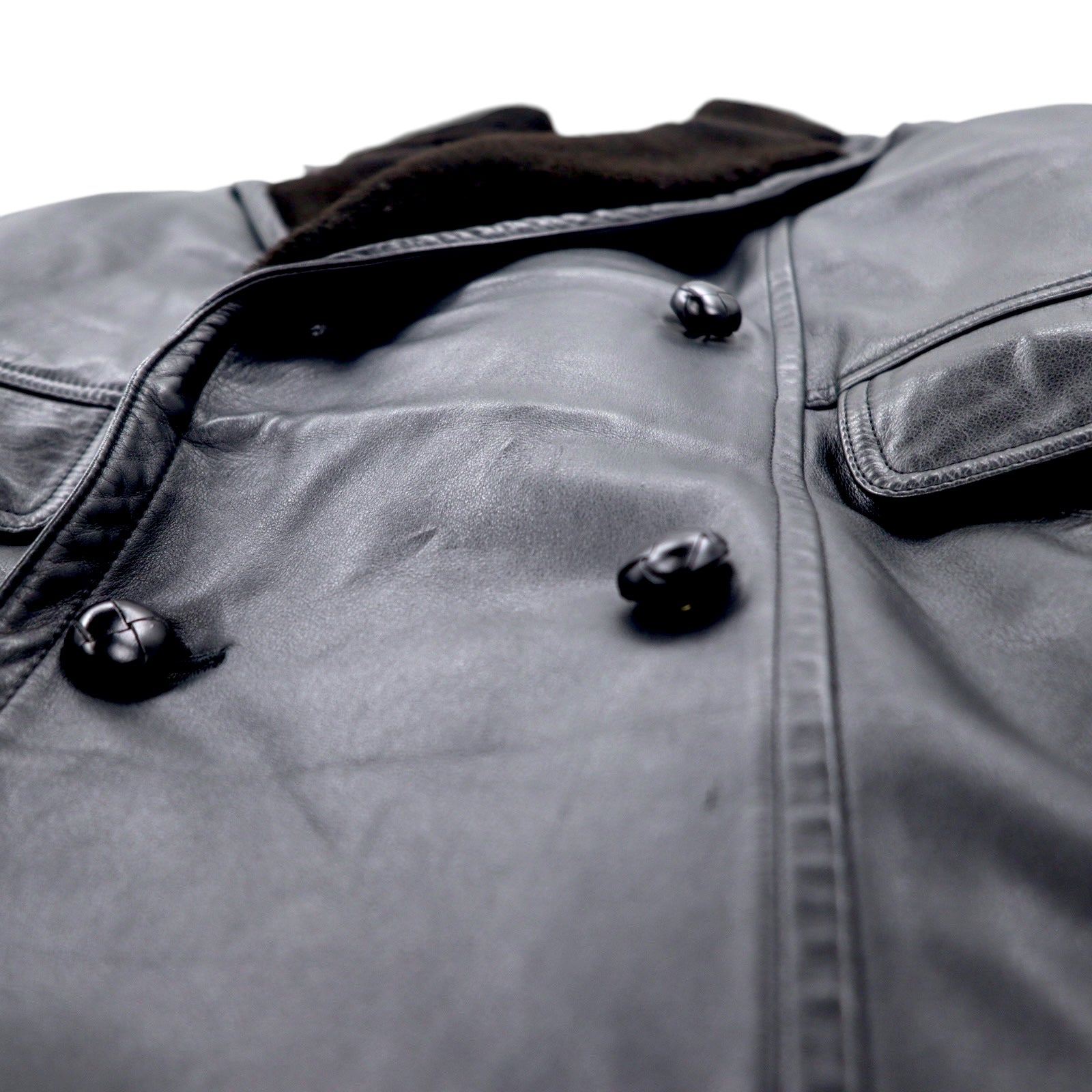 iDEE-MODA Cappotto in pelle a doppio petto, taglia L, nero, in pelle bovina con interno foderato in pelliccia e fantasia paisley, prodotto in Giappone.