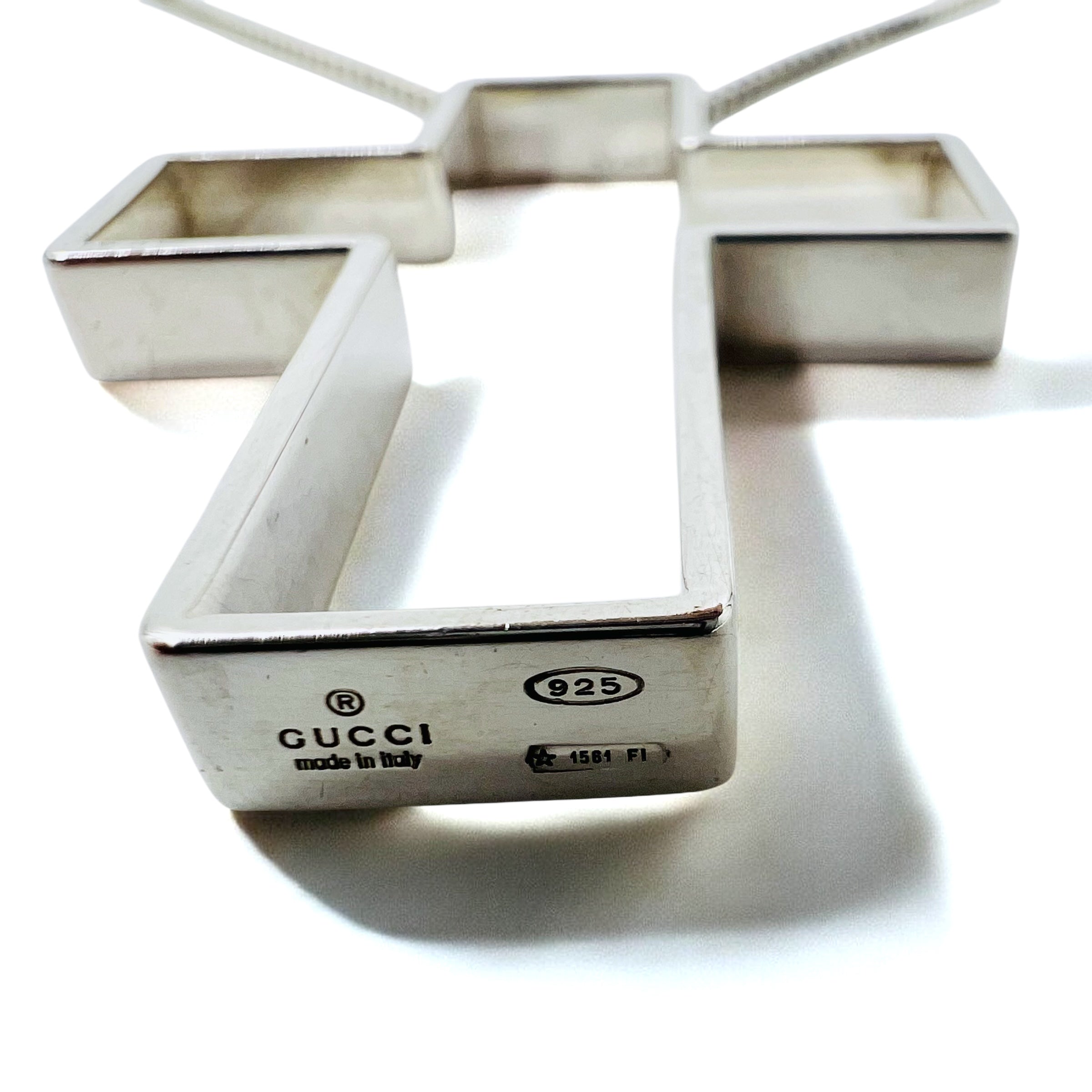 GUCCI Collana a croce aperta pendente in argento SV925 croce 3D, made in Italy