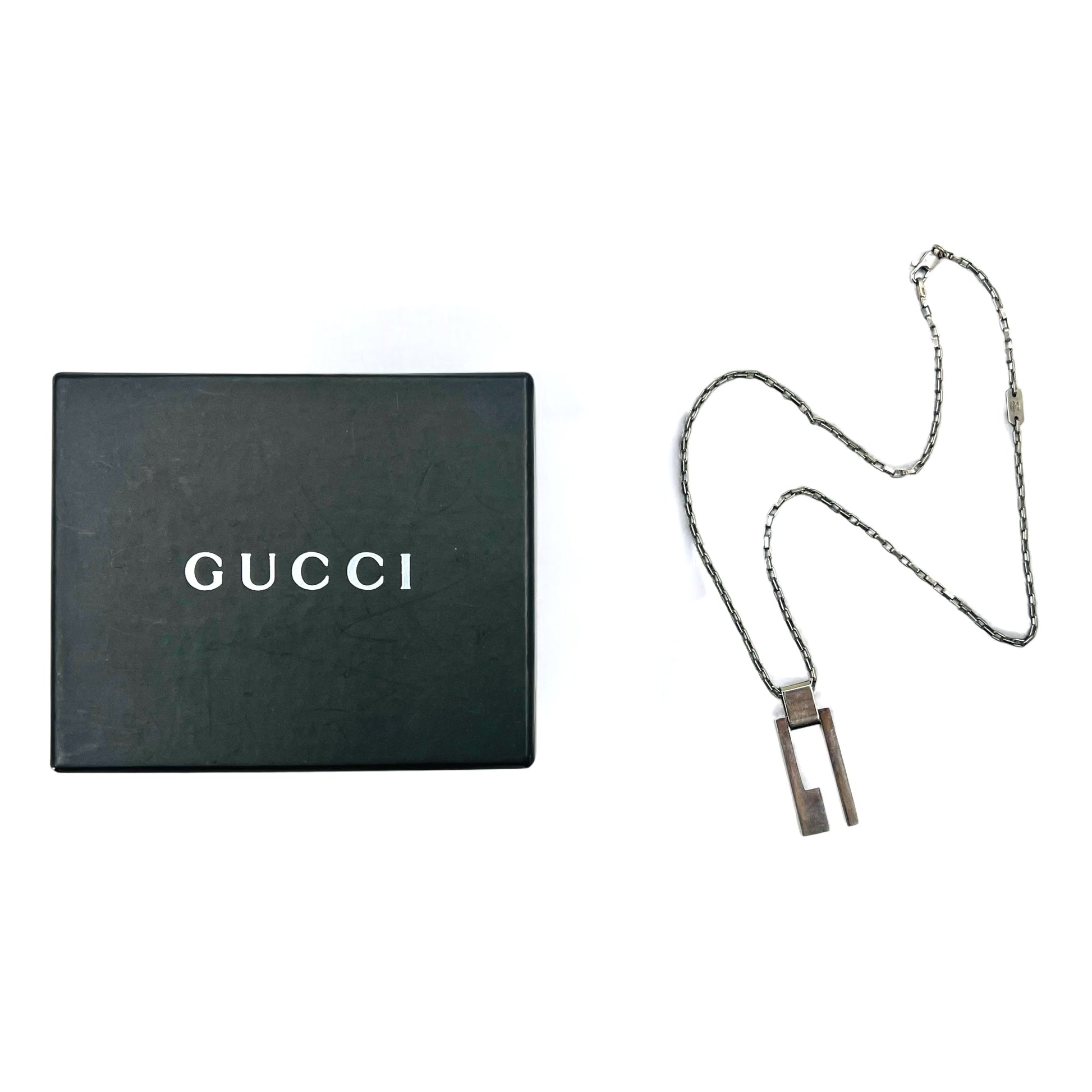 GUCCI Collana con ciondolo a piastra G in argento 925, Made in Italy