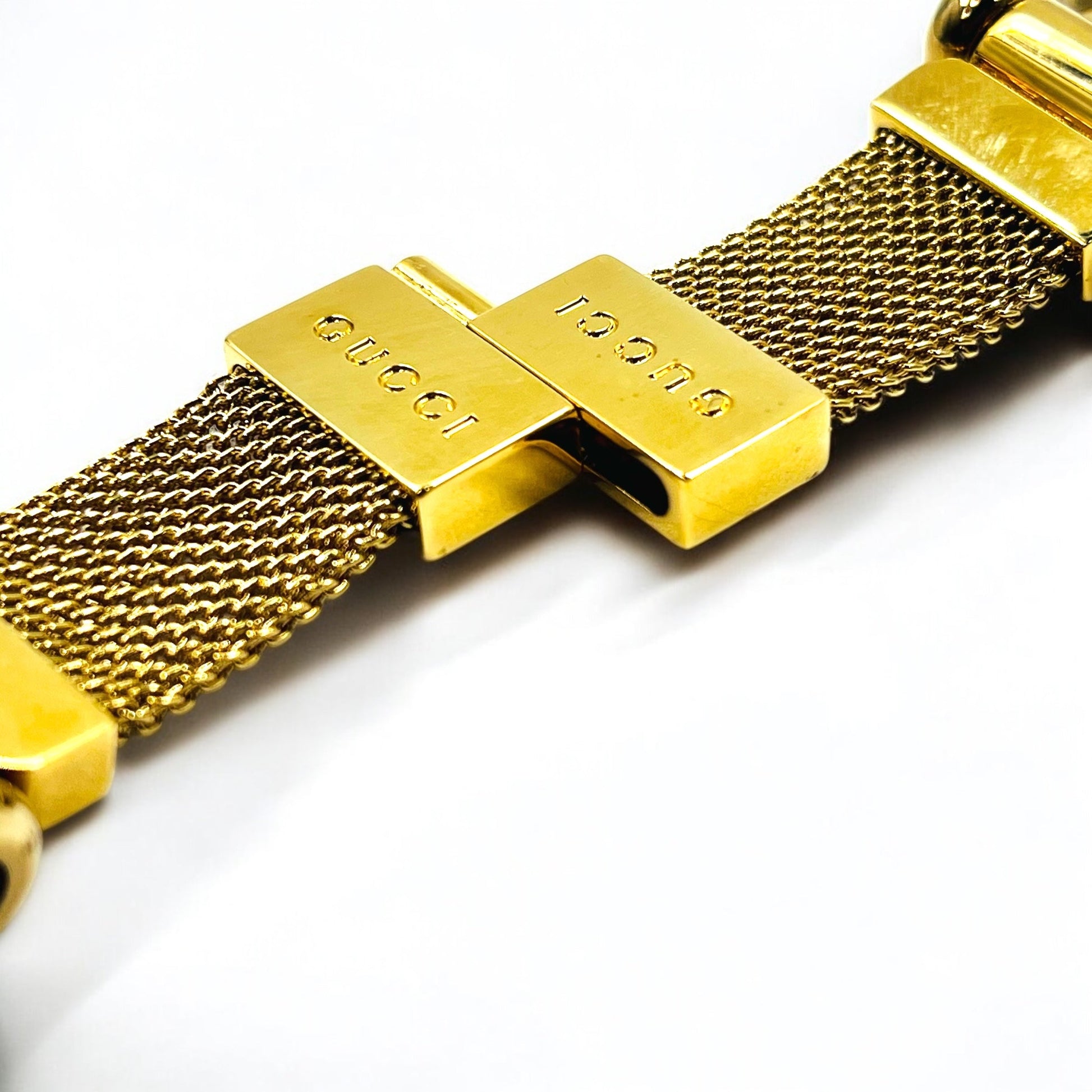 GUCCI Portachiavi a sezione in maglia di metallo dorato Fabbricato in Italia