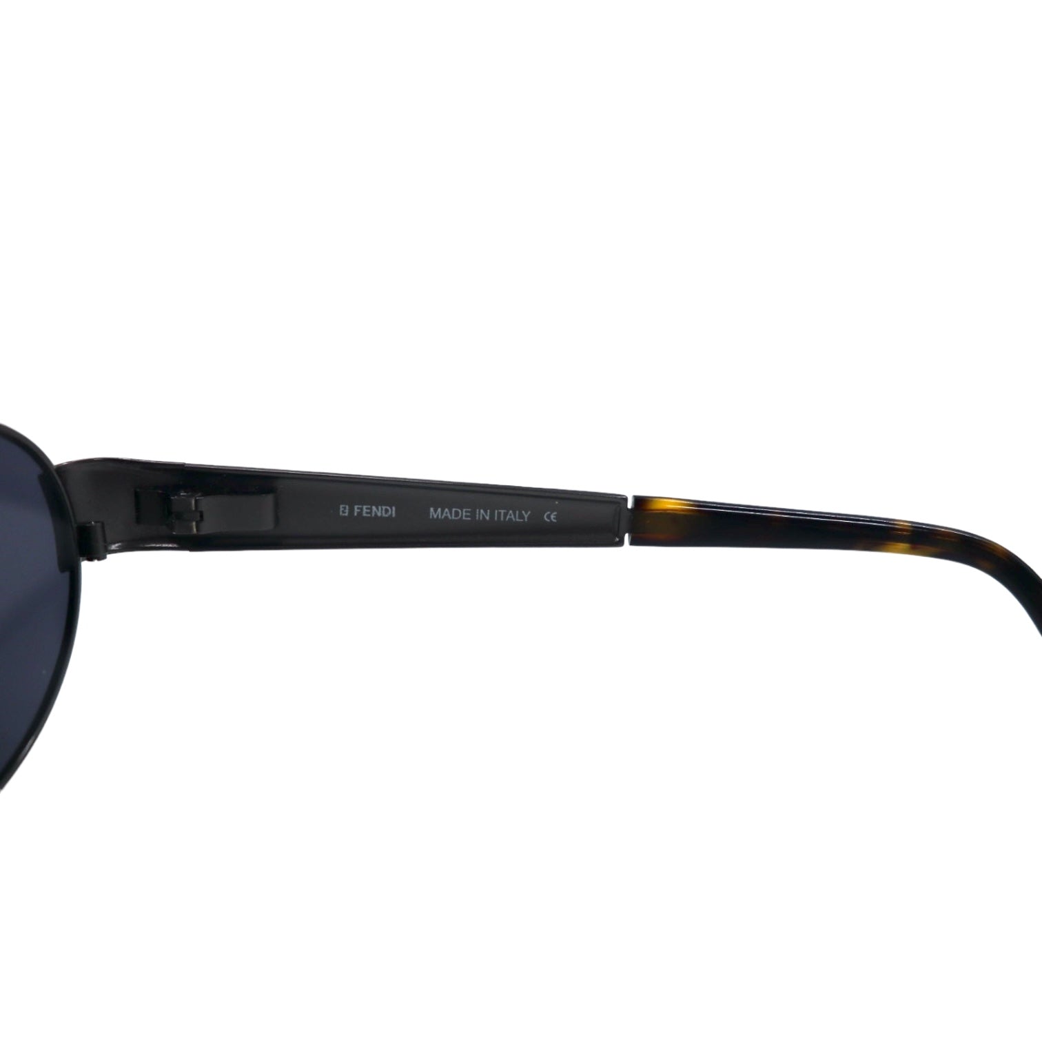 FENDI Occhiali da sole ovali, made in Italy, color argento tartaruga, logo Pecan in metallo SL7166 51 584