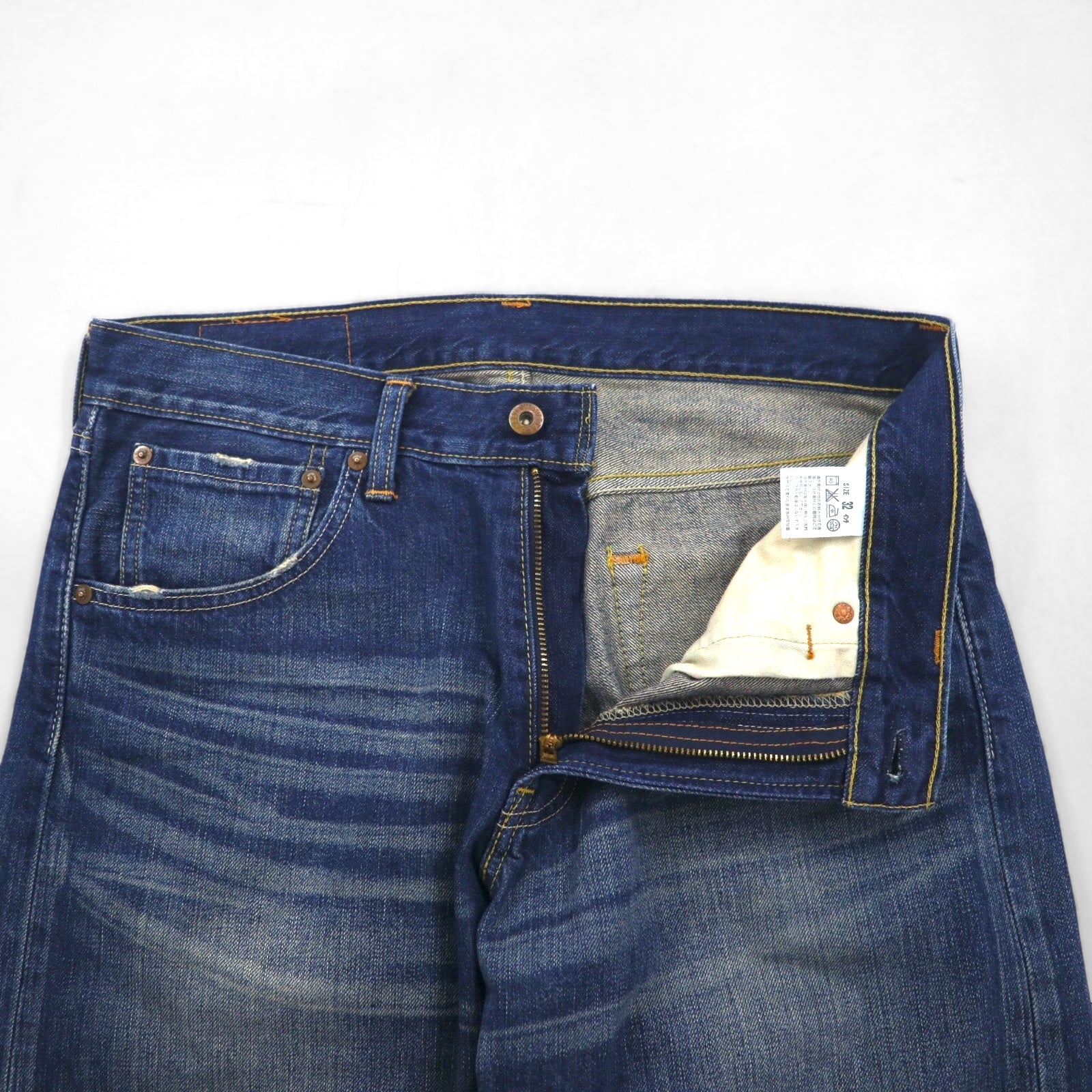 Levi's 503 Pantaloncini di jeans Corti Jeans L Indigo Effetto distressed Toppa in pelle SP503-0019