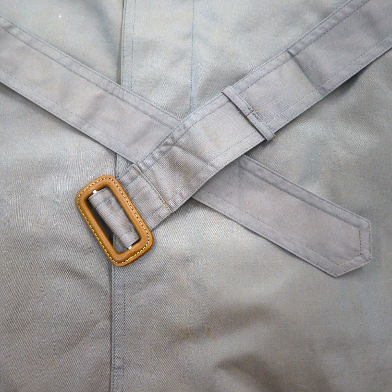 Christian Dior - Trench in cotone cerato, L, cachi iridescente, con cintura, abbottonatura nascosta, fodera rimovibile, Made in Japan.