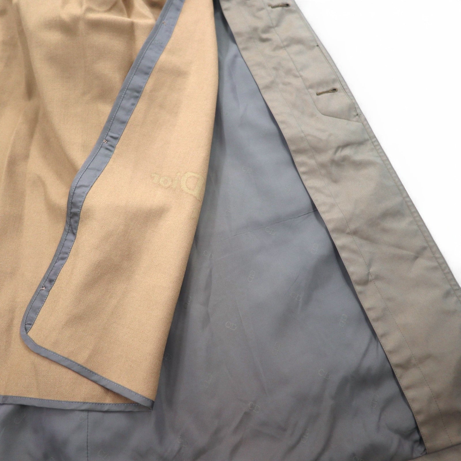 Christian Dior - Trench in cotone cerato, L, cachi iridescente, con cintura, abbottonatura nascosta, fodera rimovibile, Made in Japan.