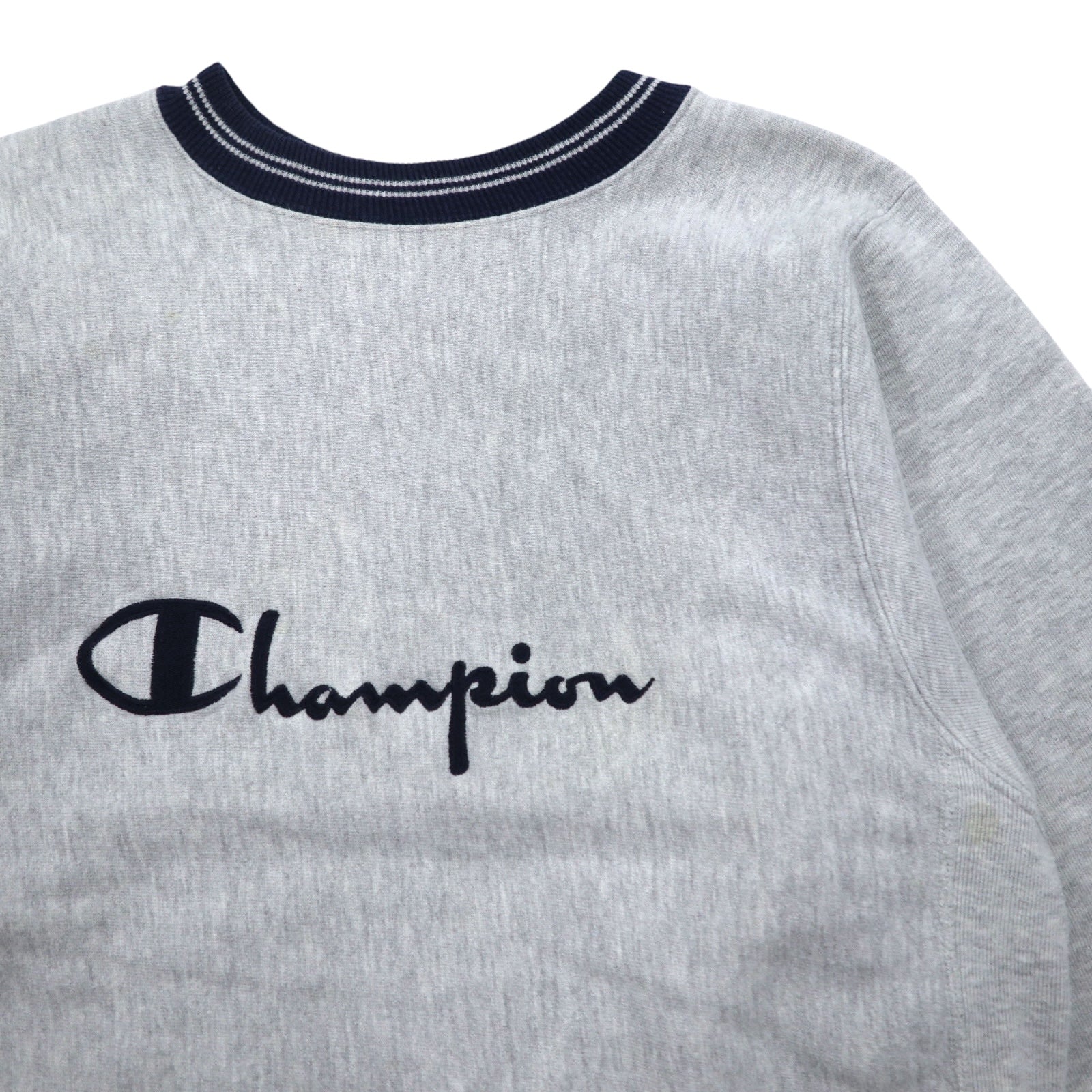 Champion anni '90, made in USA, Reverse Weave con etichetta ricamata, bordi a coste, felpa grigia taglia M, logo Script ricamato.