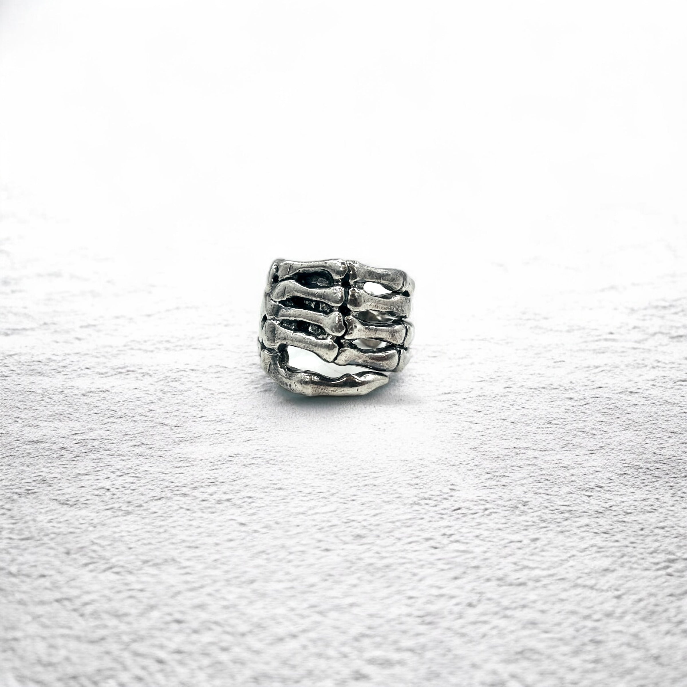 Anello in Argento Vintage a Osso Anello con Mano di Osso Misura 17 Argento 925 Scheletro Gotico Punk Rock