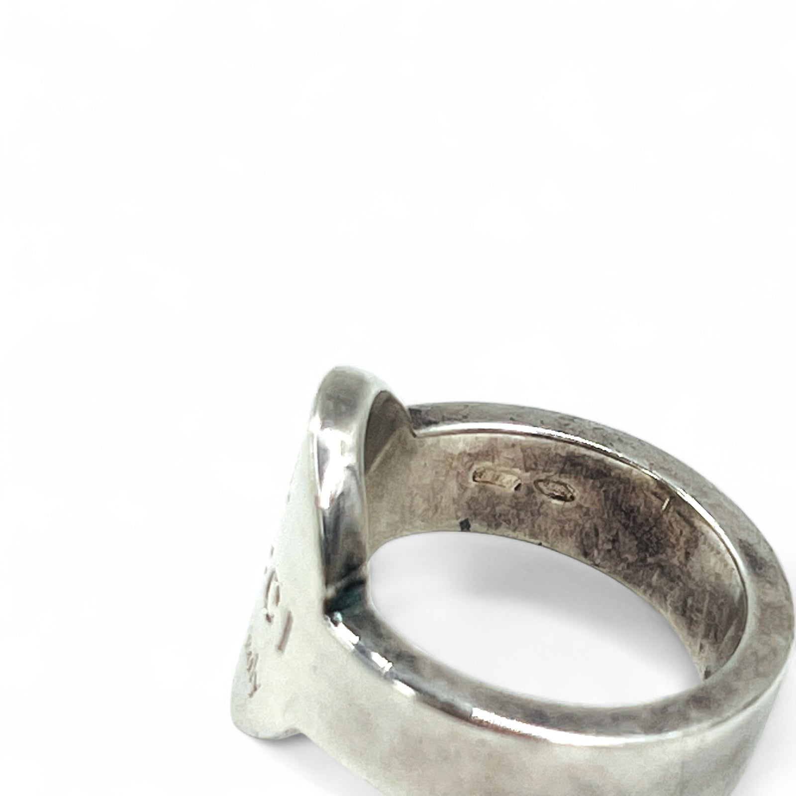 GUCCI Anello ovale con logo Trademark, taglia 10, argento 925