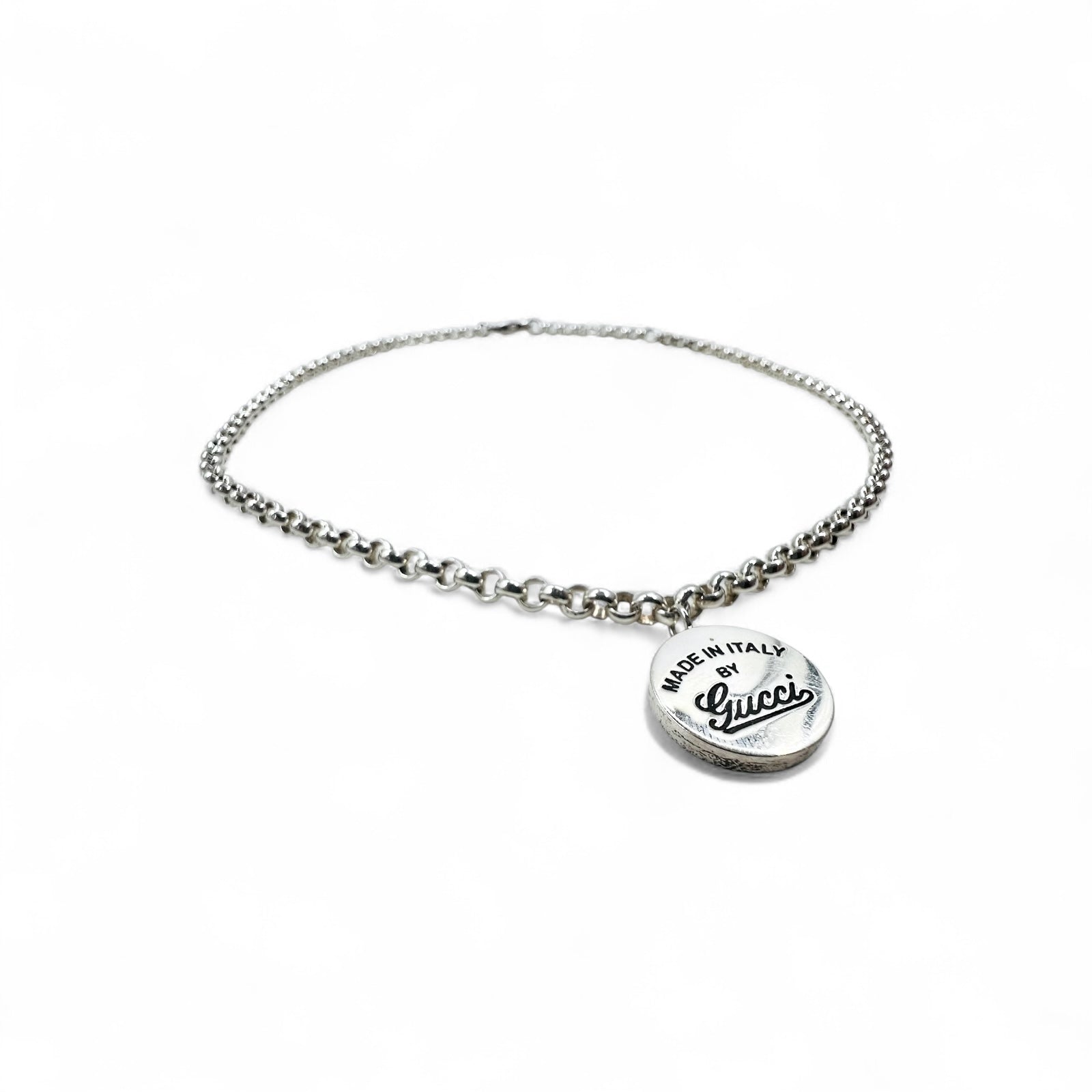 GUCCI Collana con ciondolo a moneta con logo, in argento 925, rotonda