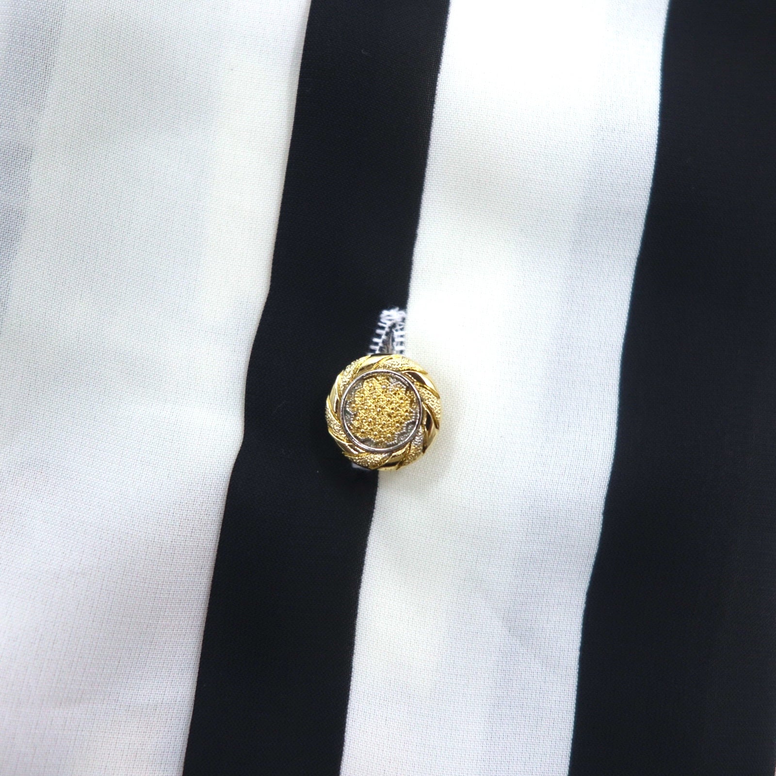 Camicia retrò vintage anni '90 a collo aperto, Made in Japan, a righe, motivo all-over, orsetti, bottoni dorati, retrò, made in Japan, taglia M
