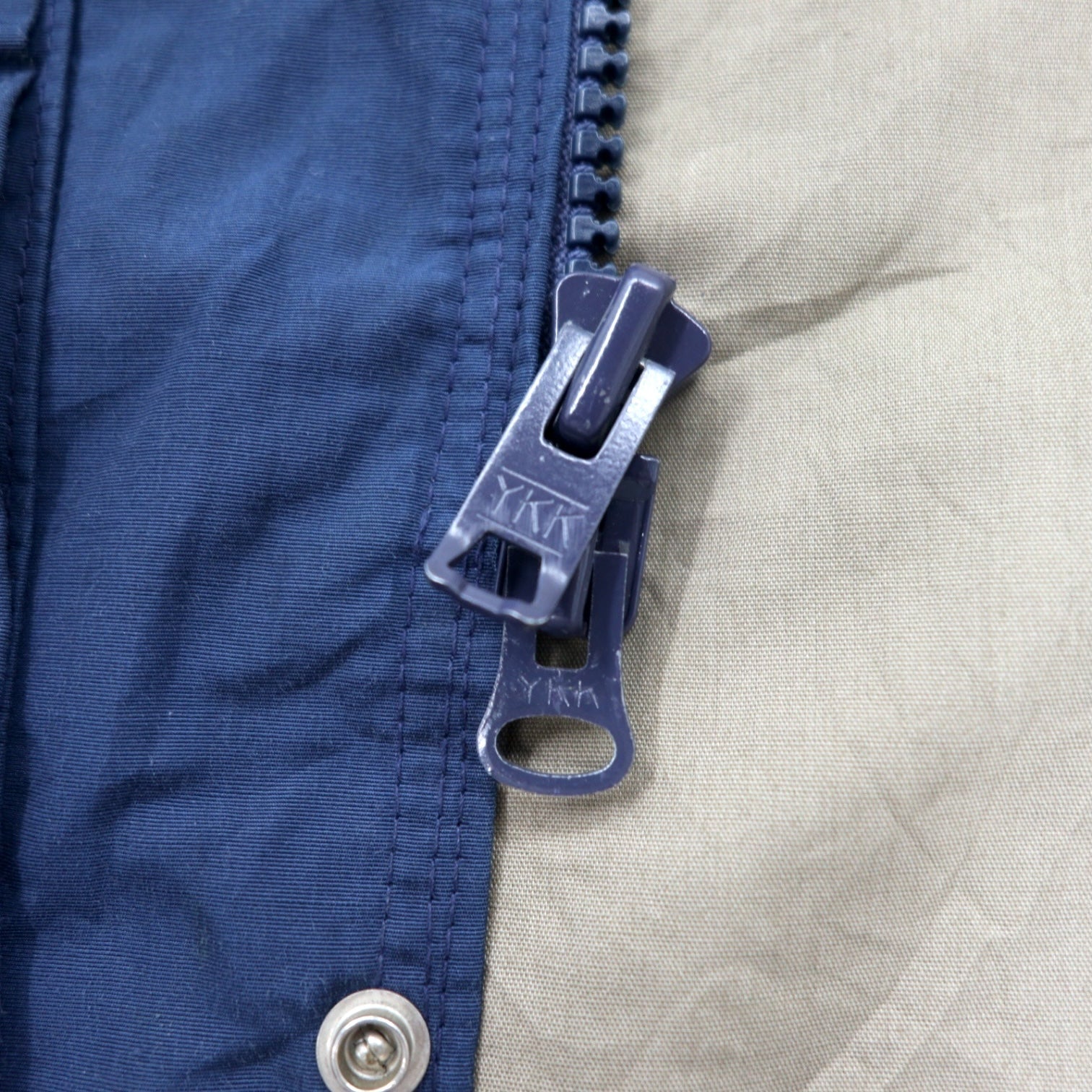 Woolrich Mountain Parka anni '70, taglia M, blu navy, poliestere, doppia cerniera, etichetta bianca, cerniera a goccia TALON