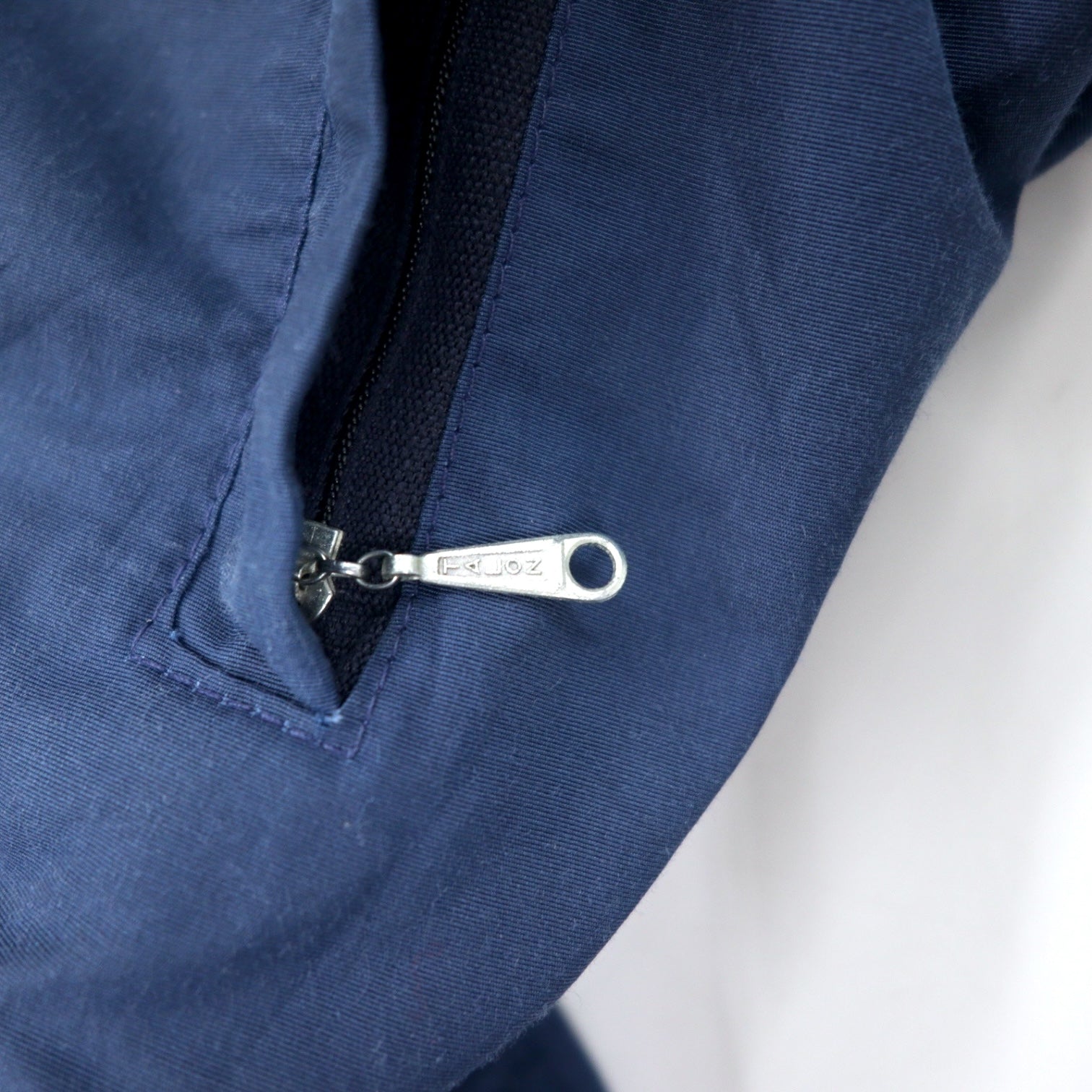 Woolrich Mountain Parka anni '70, taglia M, blu navy, poliestere, doppia cerniera, etichetta bianca, cerniera a goccia TALON