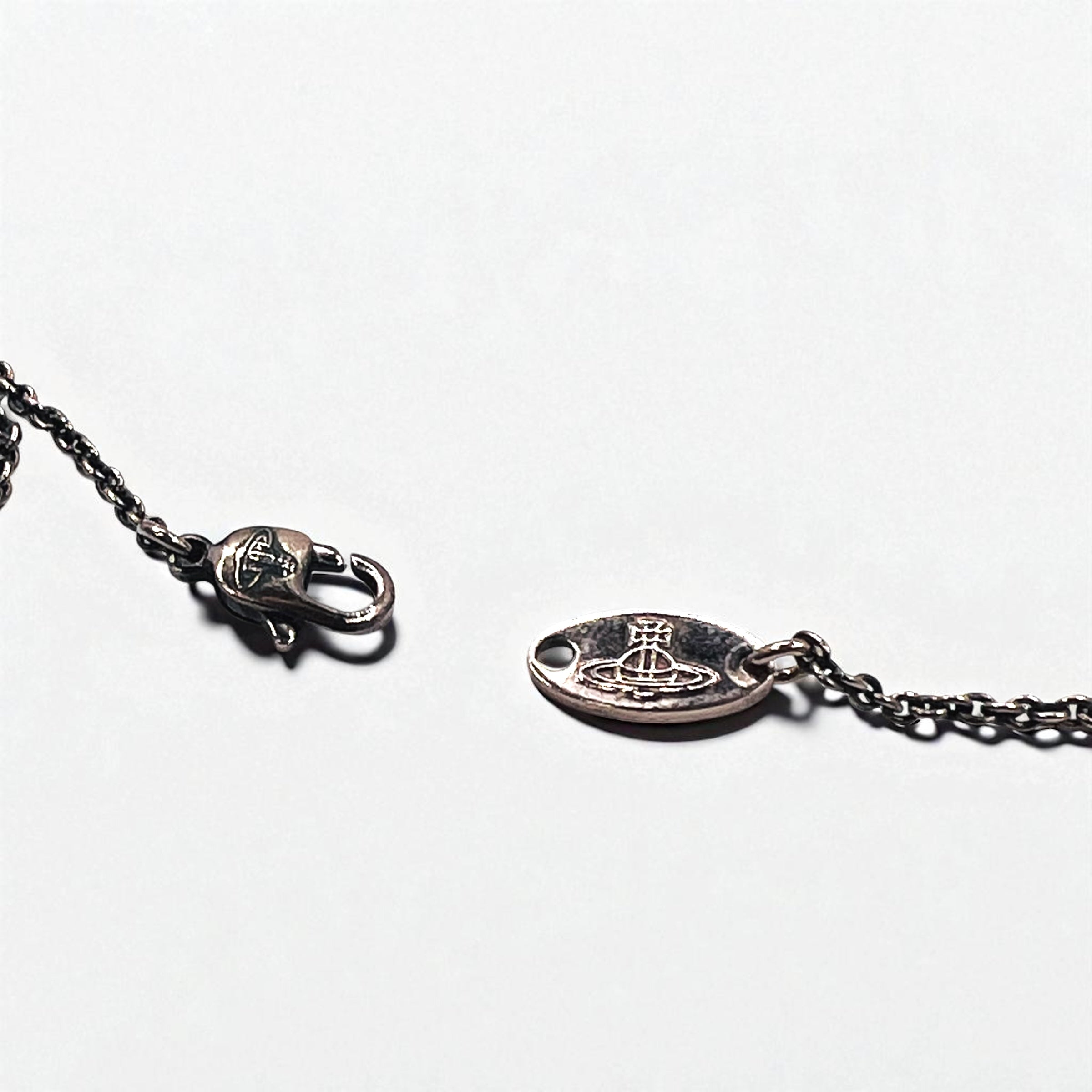 Vivienne Westwood Collana pendente orb piatta oro rosa THIN LINES SHORT FLAT ORB Necklace 63020260 Articolo non utilizzato