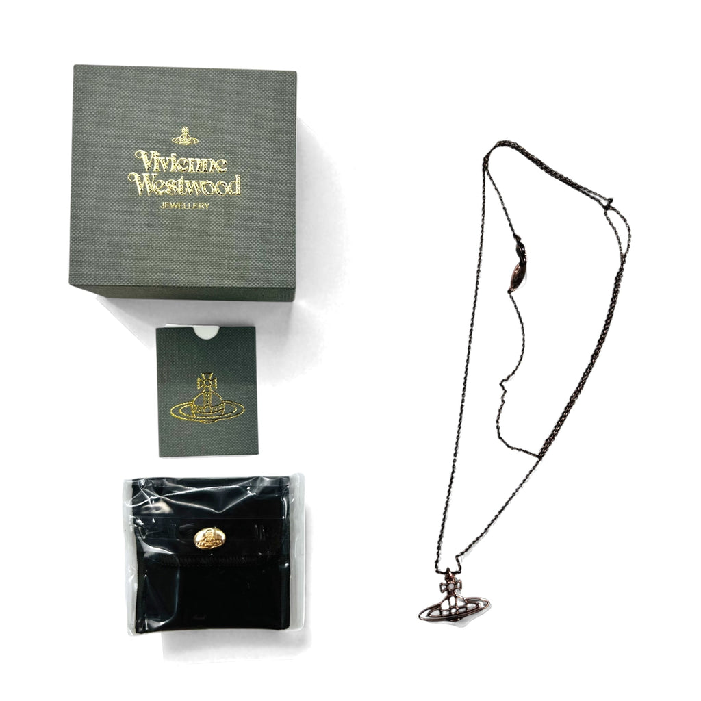 Vivienne Westwood Collana pendente orb piatta oro rosa THIN LINES SHORT FLAT ORB Necklace 63020260 Articolo non utilizzato