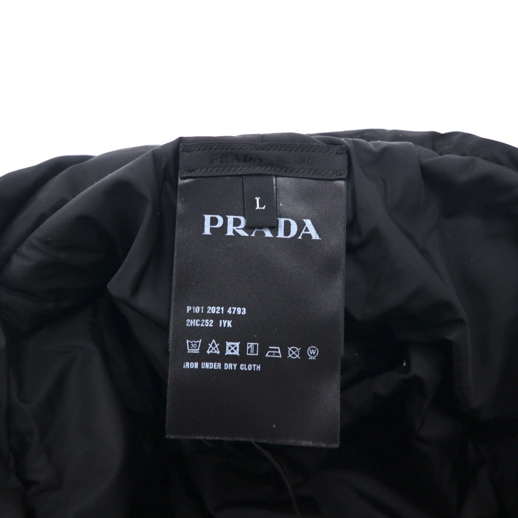 PRADA Cappello da pescatore in Re-Nylon imbottito, trapuntato, con stampa logo, Collezione A/I 22, 2HC252