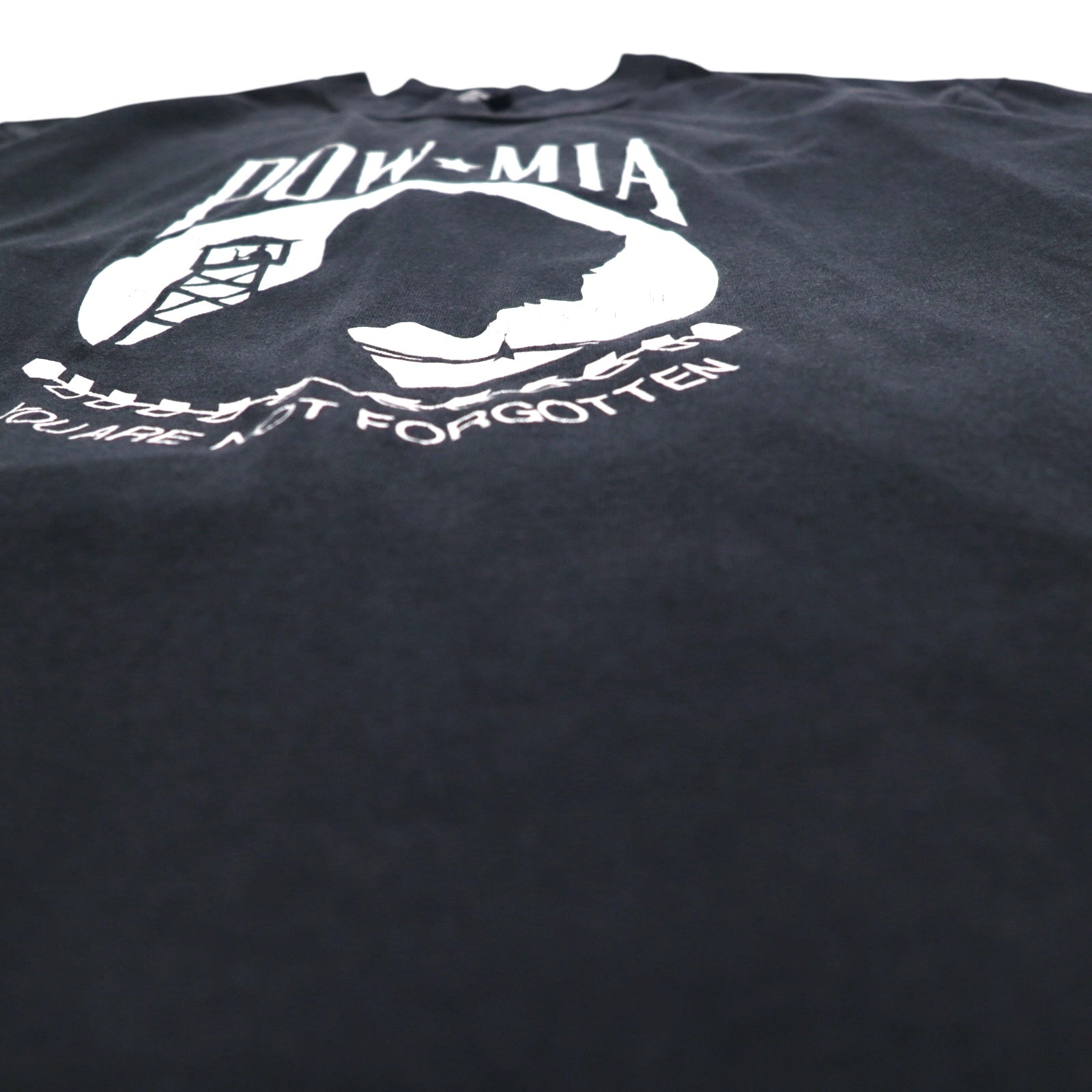 POW MIA Anni '80 Made in USA Cucitura singola T-shirt L Nera Militare Guerra del Vietnam ROTHCO
