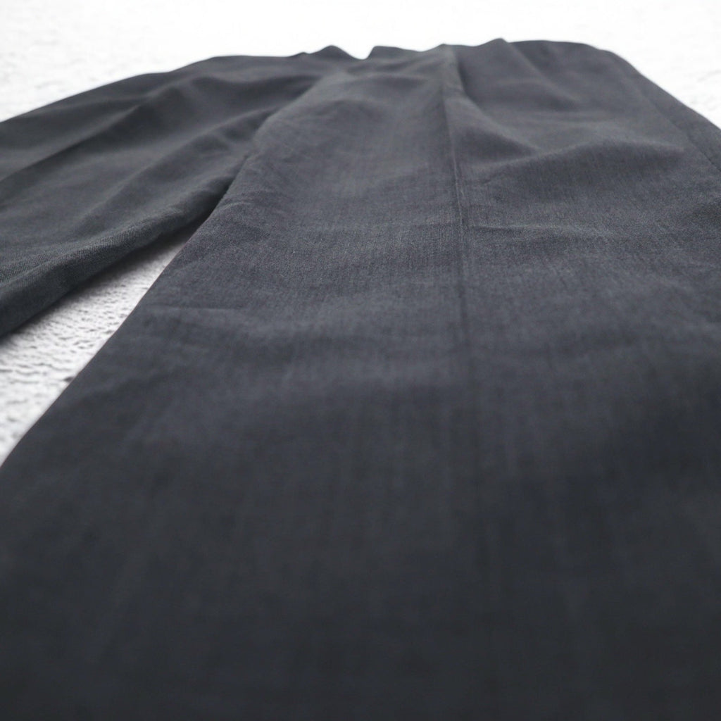 Pantalone classico HAGGAR anni '80 fabbricato negli USA, a due pieghe, con piega centrale, taglia M, grigio, in poliestere e lana.