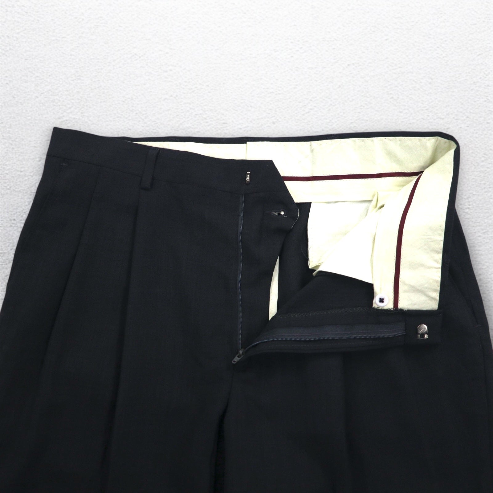 Pantalone classico HAGGAR anni '80 fabbricato negli USA, a due pieghe, con piega centrale, taglia M, grigio, in poliestere e lana.