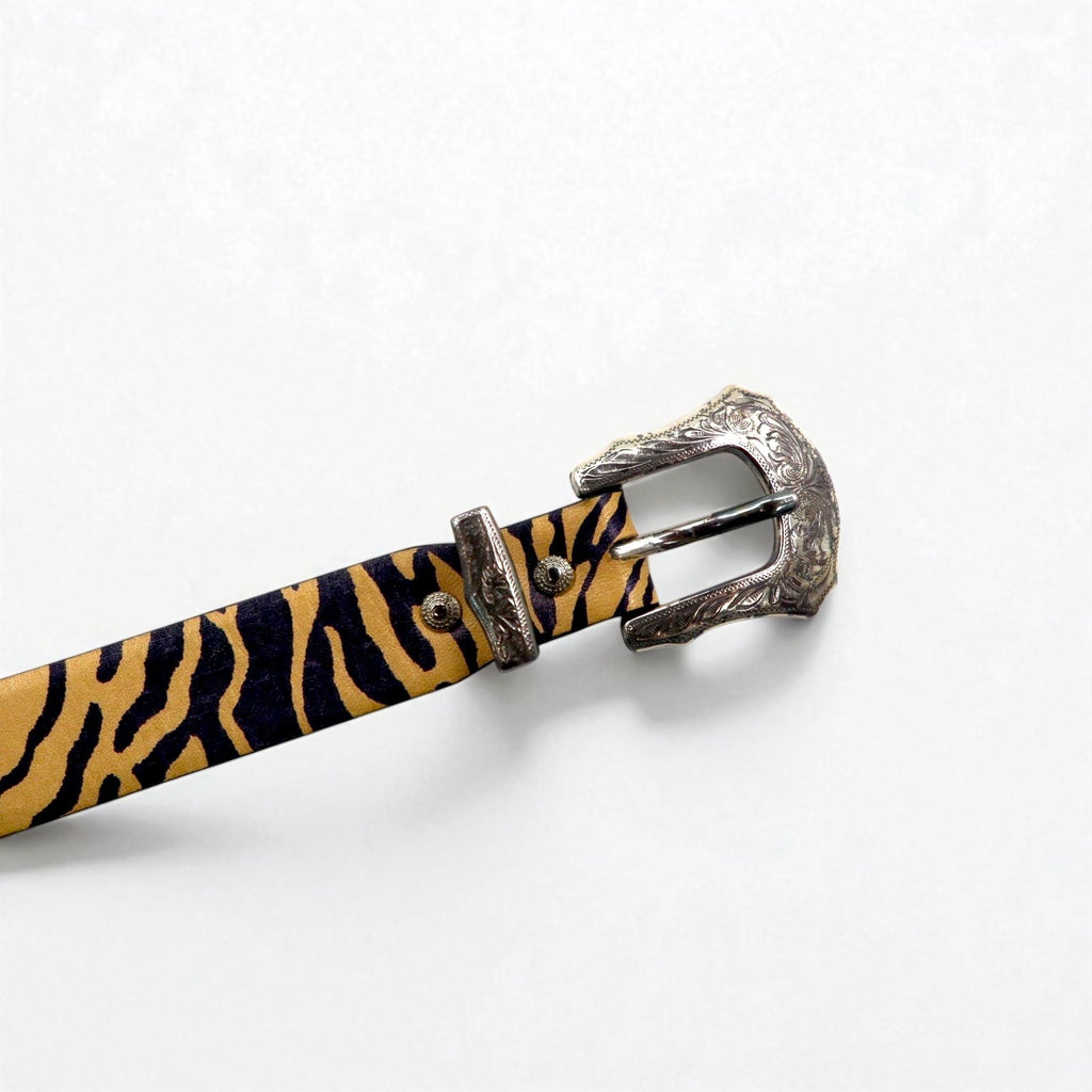 TOGA VIRILIS Cintura con doppia fibbia, zebrata, animalier, western, incisa, argento