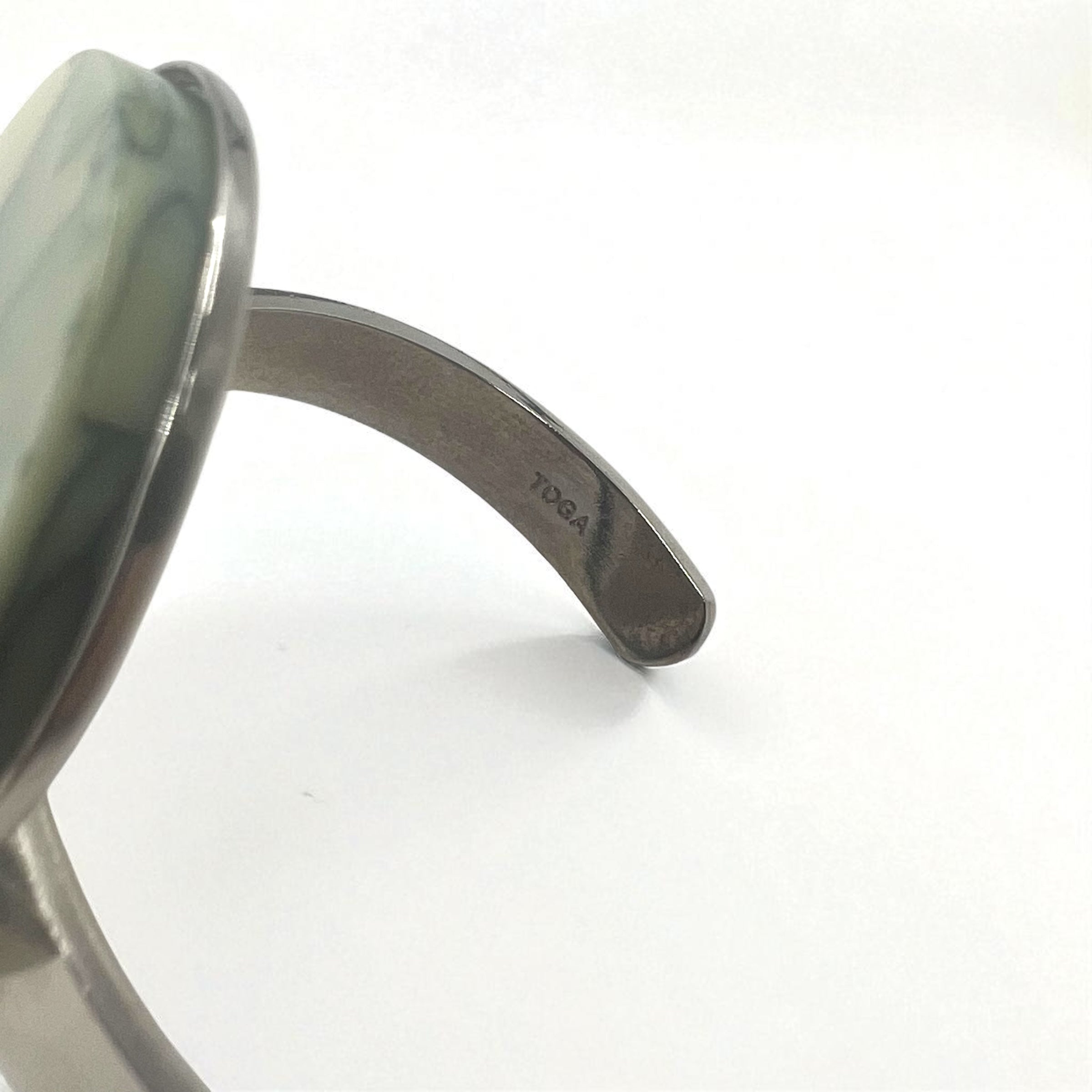 TOGA geometrico pietre colorate bracciale rigido a polsino argento metallo marmo cerchio triangolo