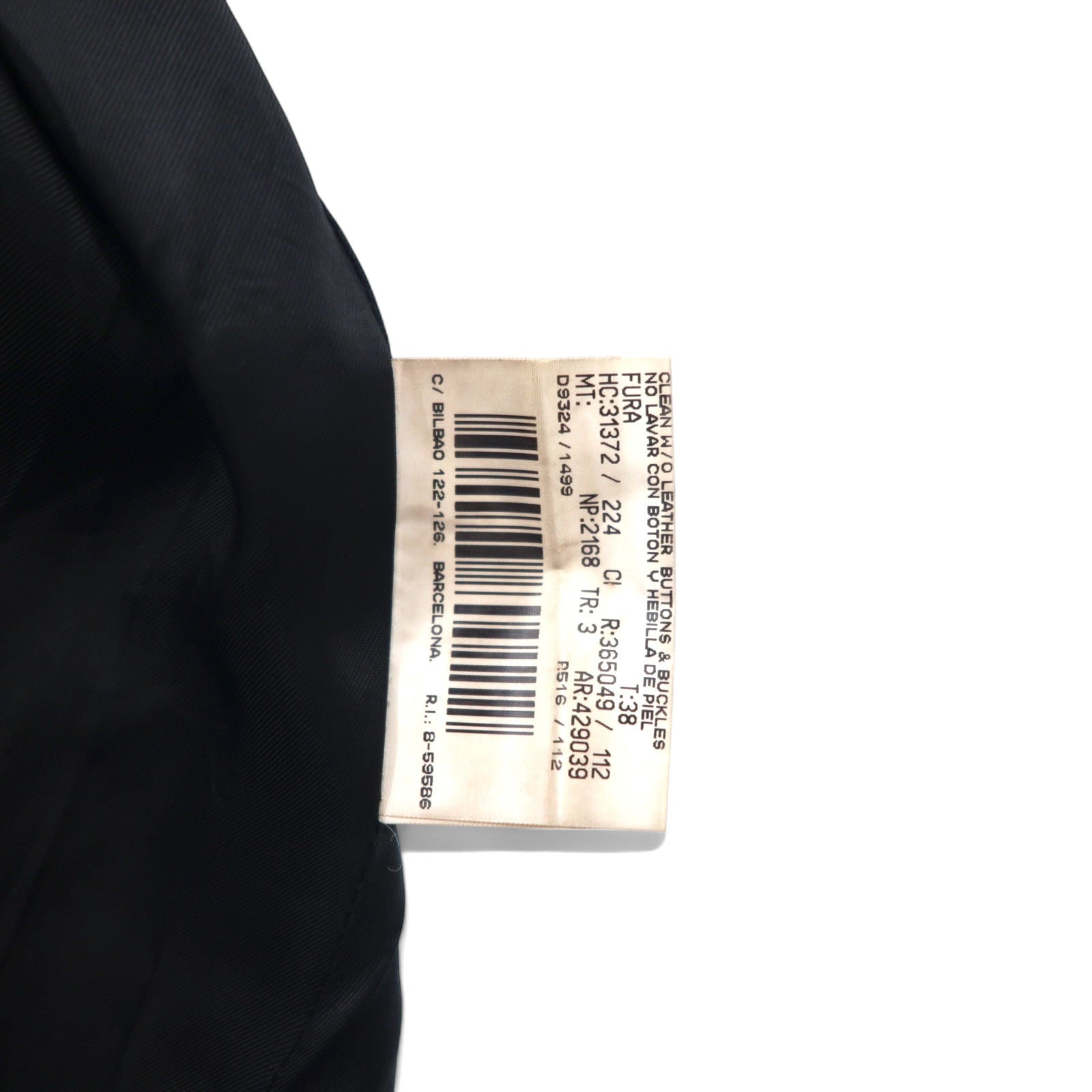Burberrys Chester Coat in Cashmere, Made in Spain, Size M, Black, Wool and Cashmere