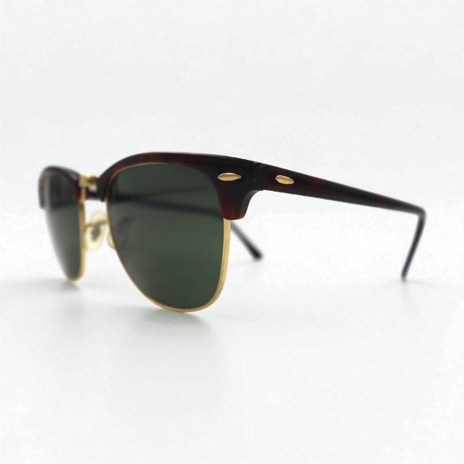 Ray-Ban Clubmaster CLUBMASTER Occhiali da sole a mezza montatura marroni RB3016 W0366 51-21 3N