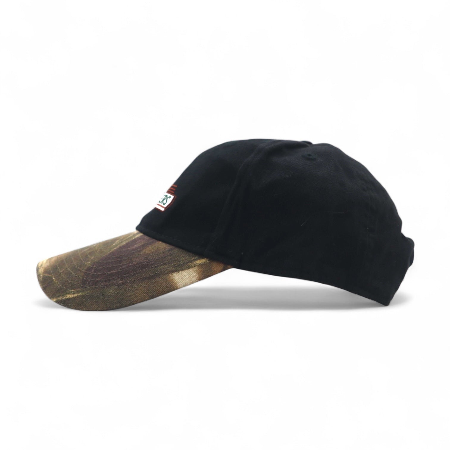 BUCKMASTERS Cappellino da esterno mimetico Realtree con inserti in pelle, taglia unica, regolabile, nero con ricamo animale