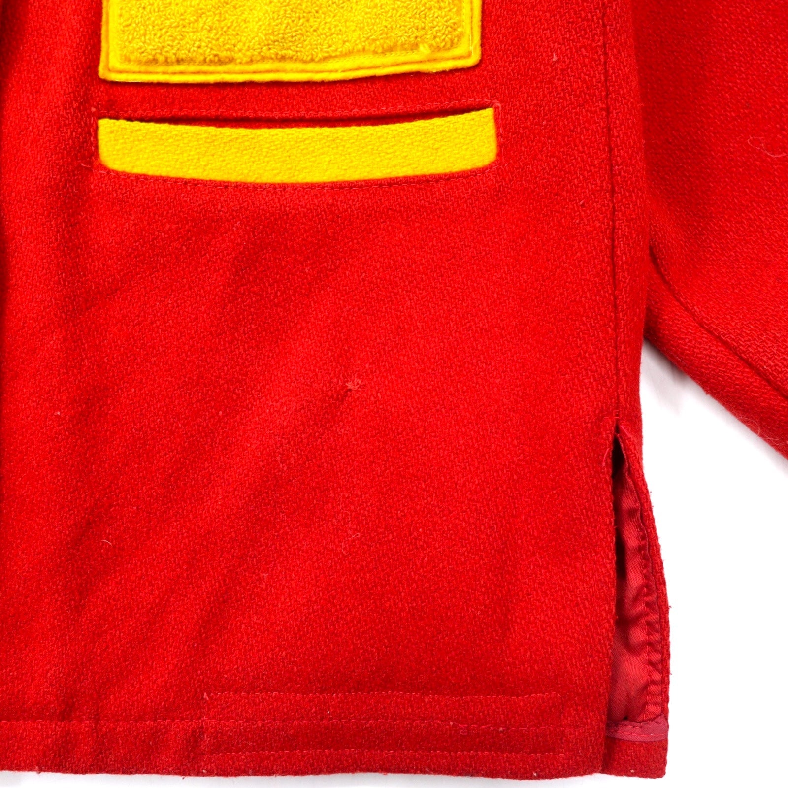 BUTWIN USA, anni '60, giacca letterman, taglia 14, lana rossa, cerniera Talon a barra, cappuccio di pelliccia di coniglio staccabile.
