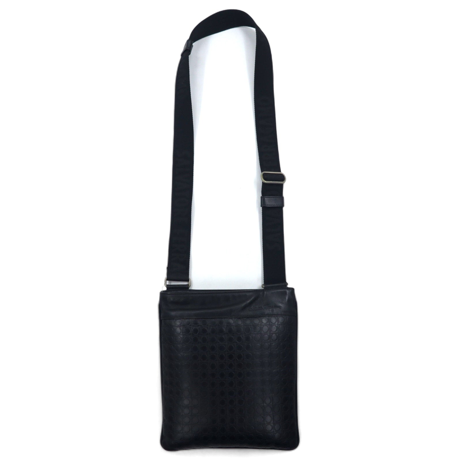 Salvatore Ferragamo Borsa a Spalla Gamma Soft Nera in Pelle, Made in Italy, Monogramma Gancini Goffrato FB-24 9420