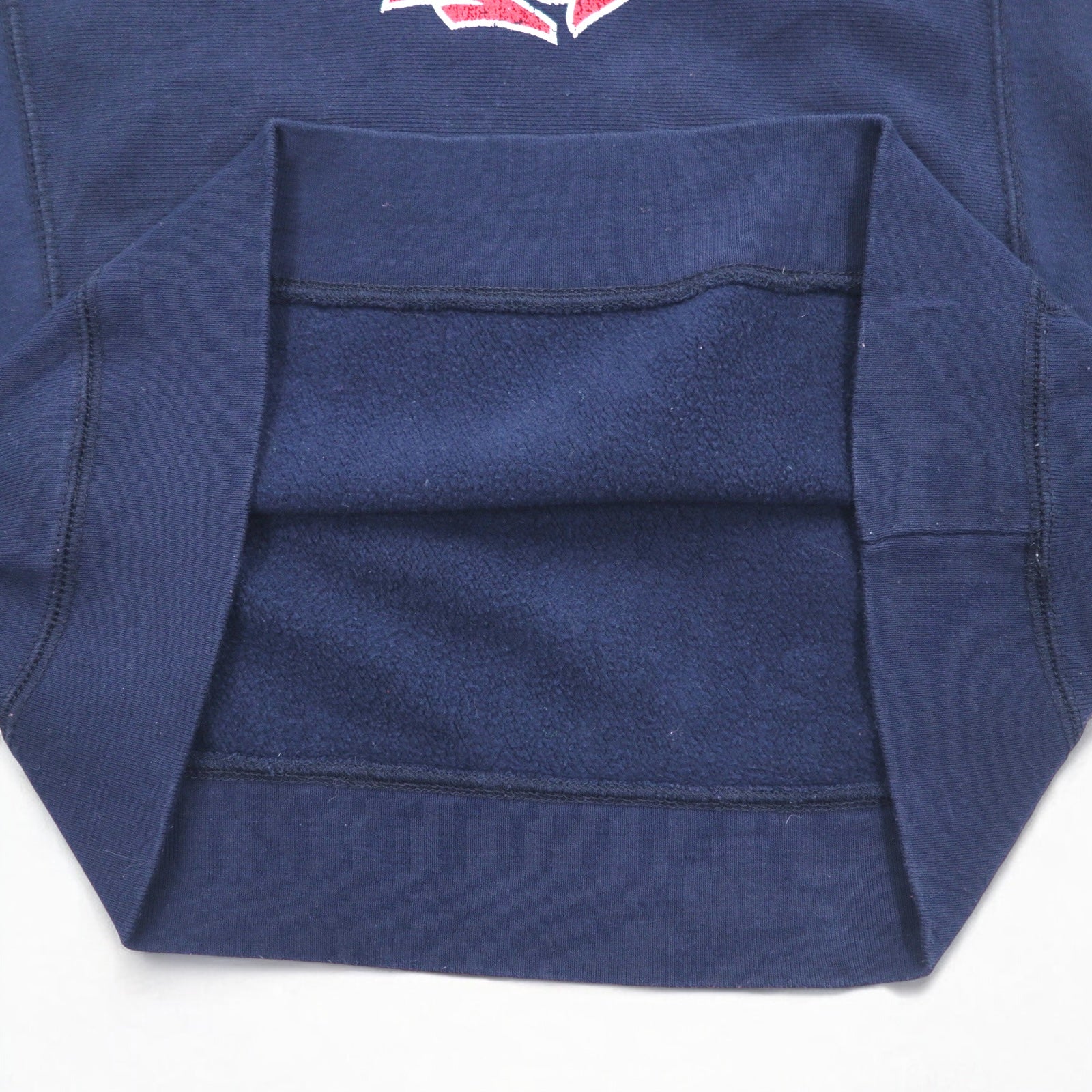 Champion Reverse Weave FELPA COLLEGE M BLU SCURO DE SALES UNIVERSITY LOGO AD ARCO V-FRONT